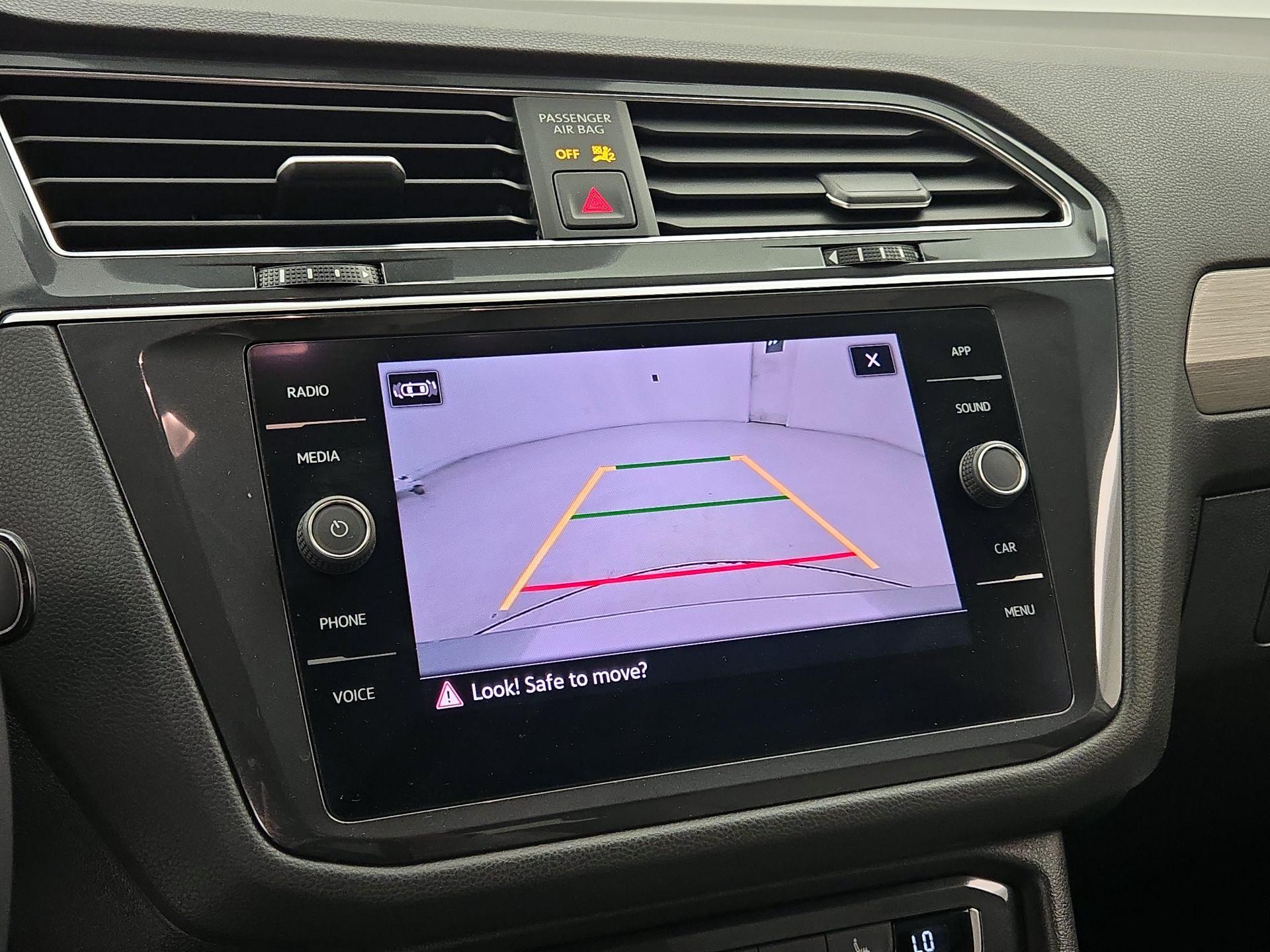 Thumbnail: 2021 Volkswagen Tiguan - 14