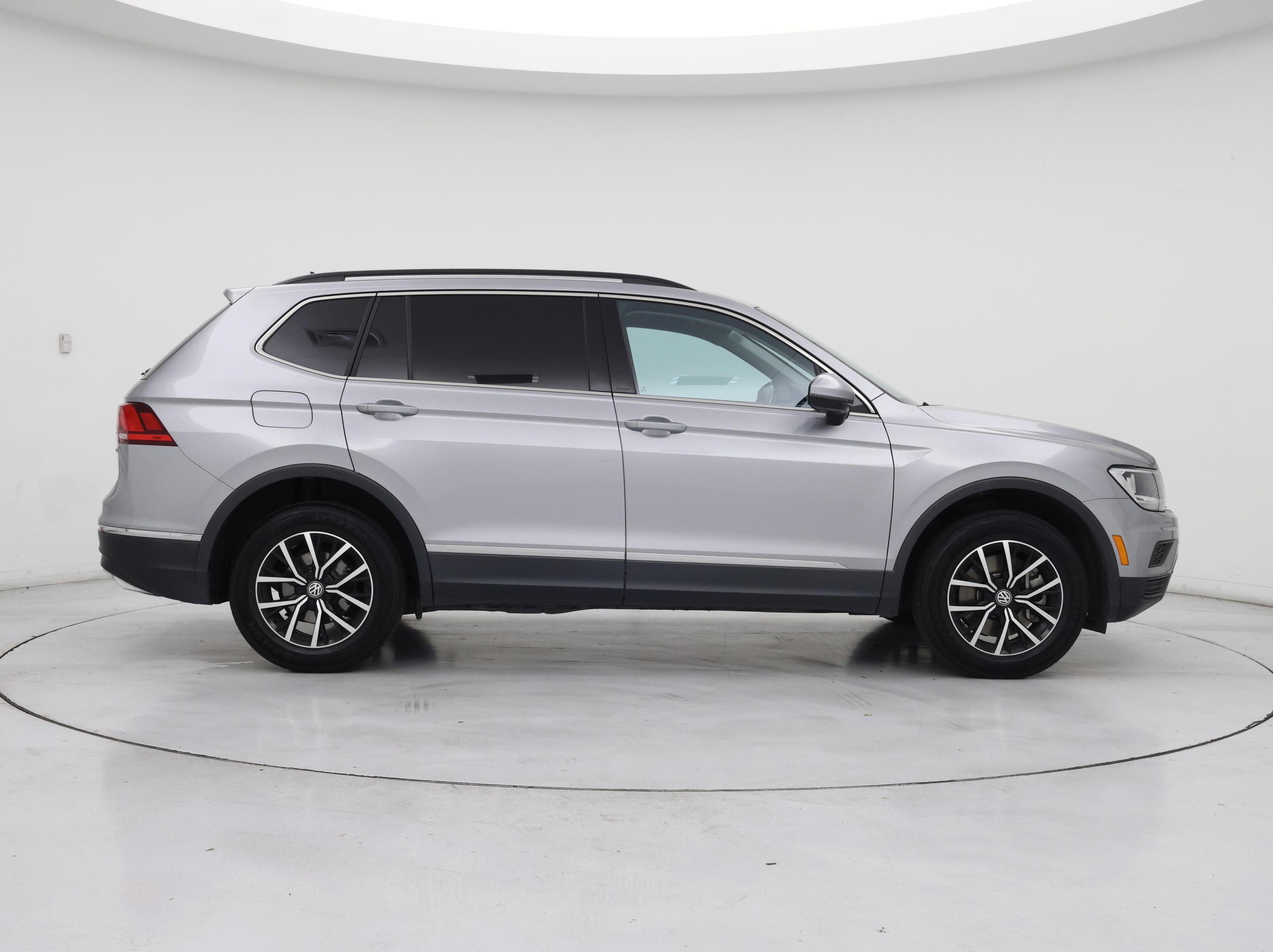 Thumbnail: 2021 Volkswagen Tiguan - 7
