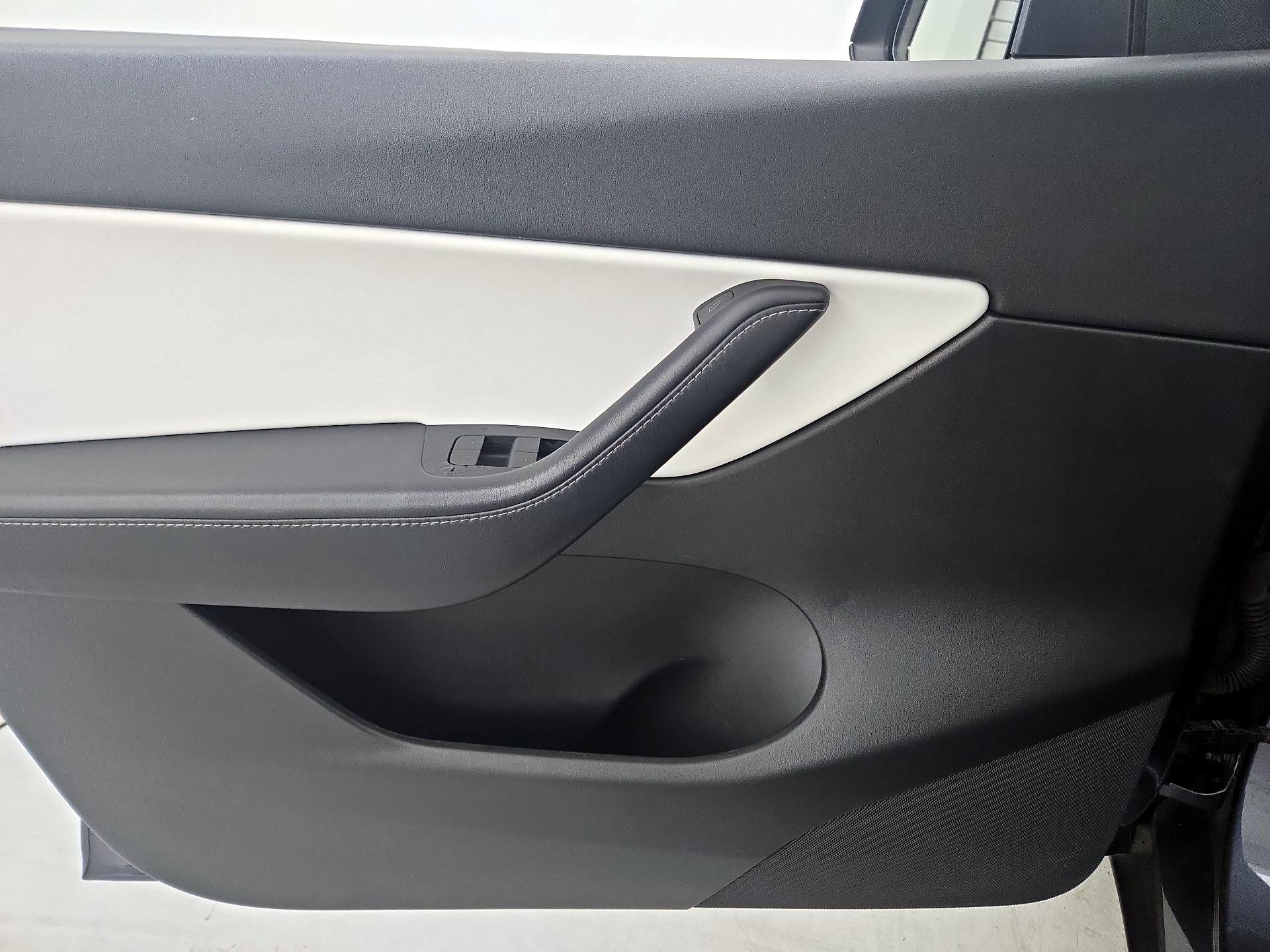 Thumbnail: 2022 Tesla Model Y - 12