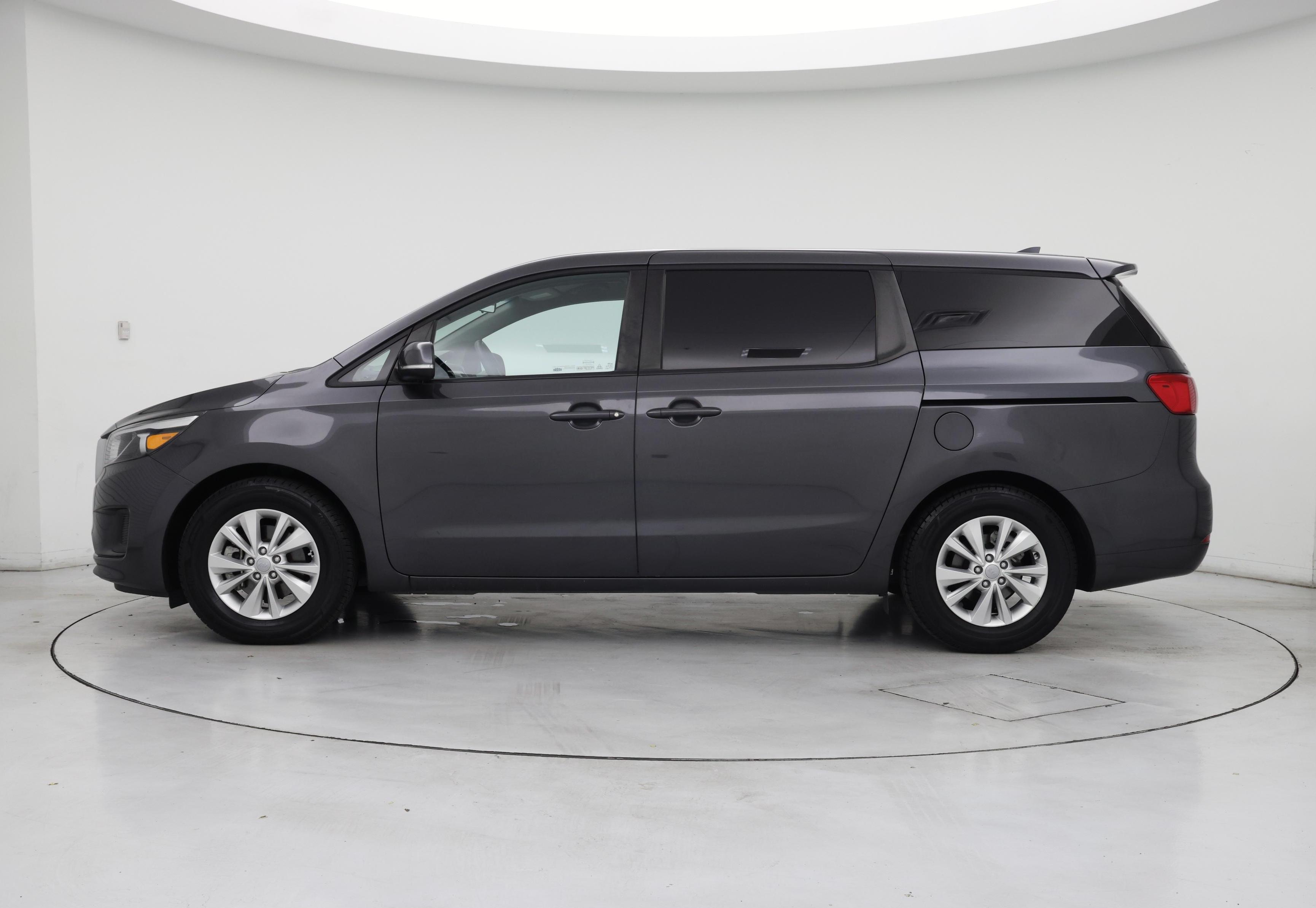 Thumbnail: 2018 Kia Sedona - 3