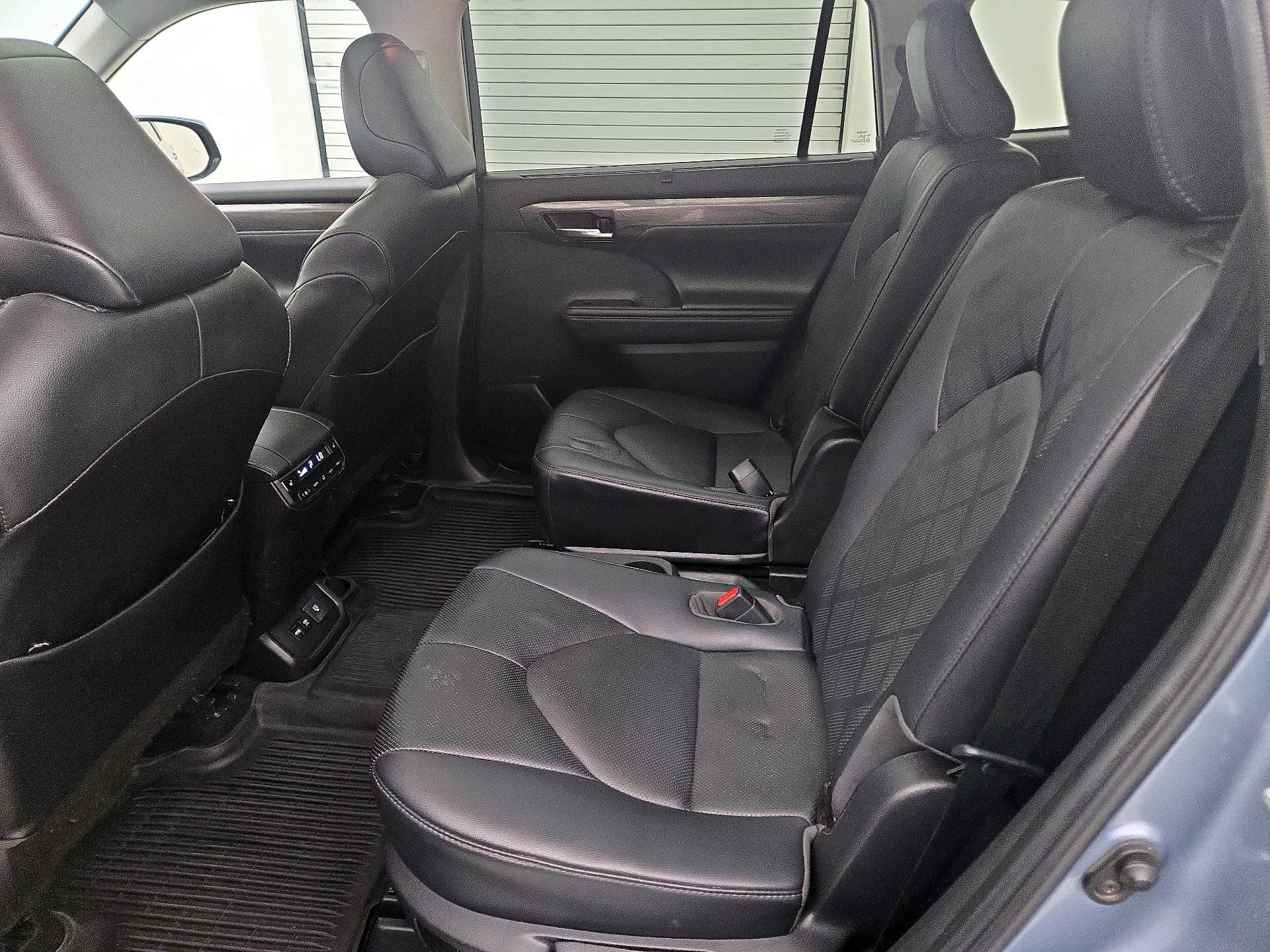 Thumbnail: 2021 Toyota Highlander - 19