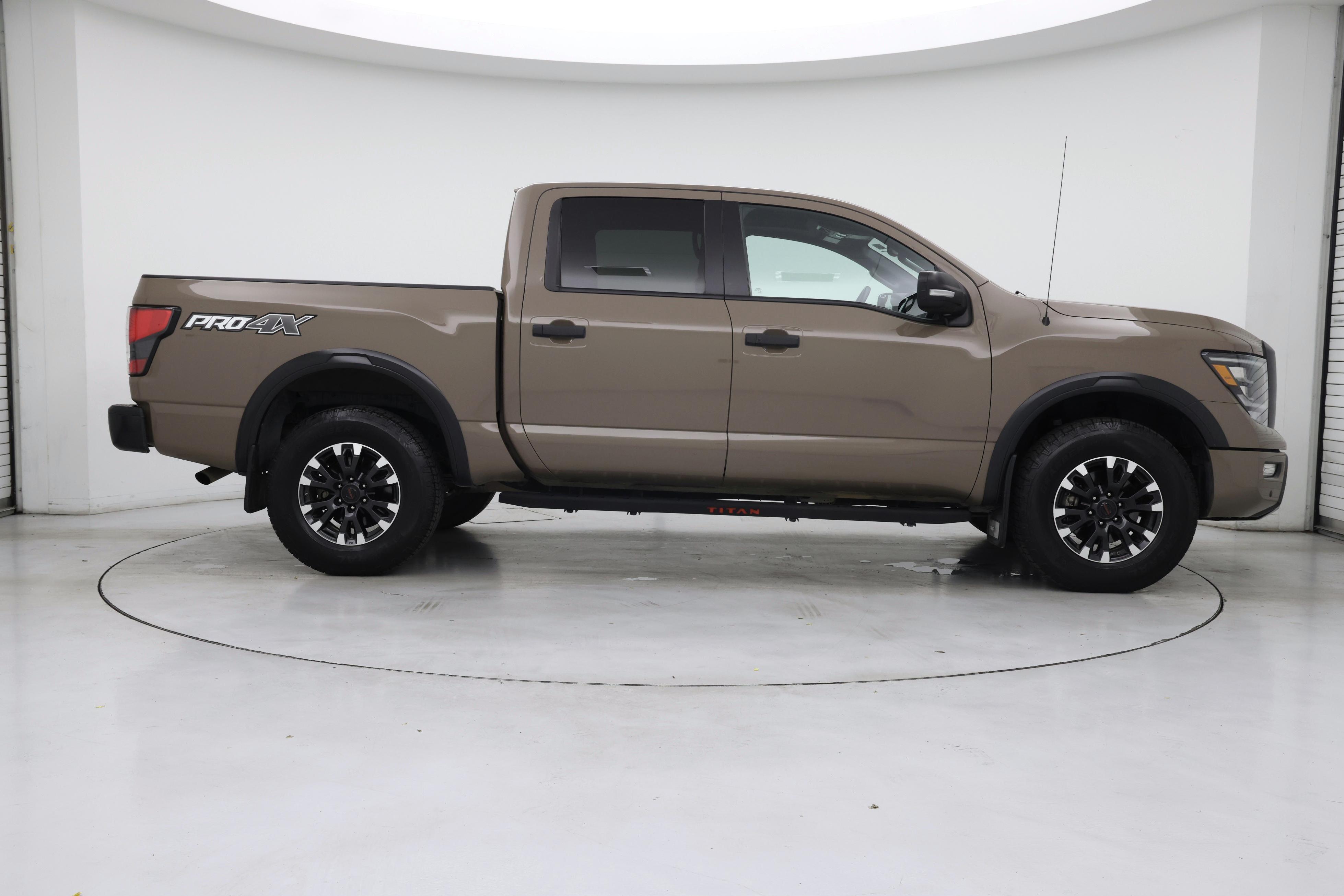 Thumbnail: 2021 Nissan Titan - 7