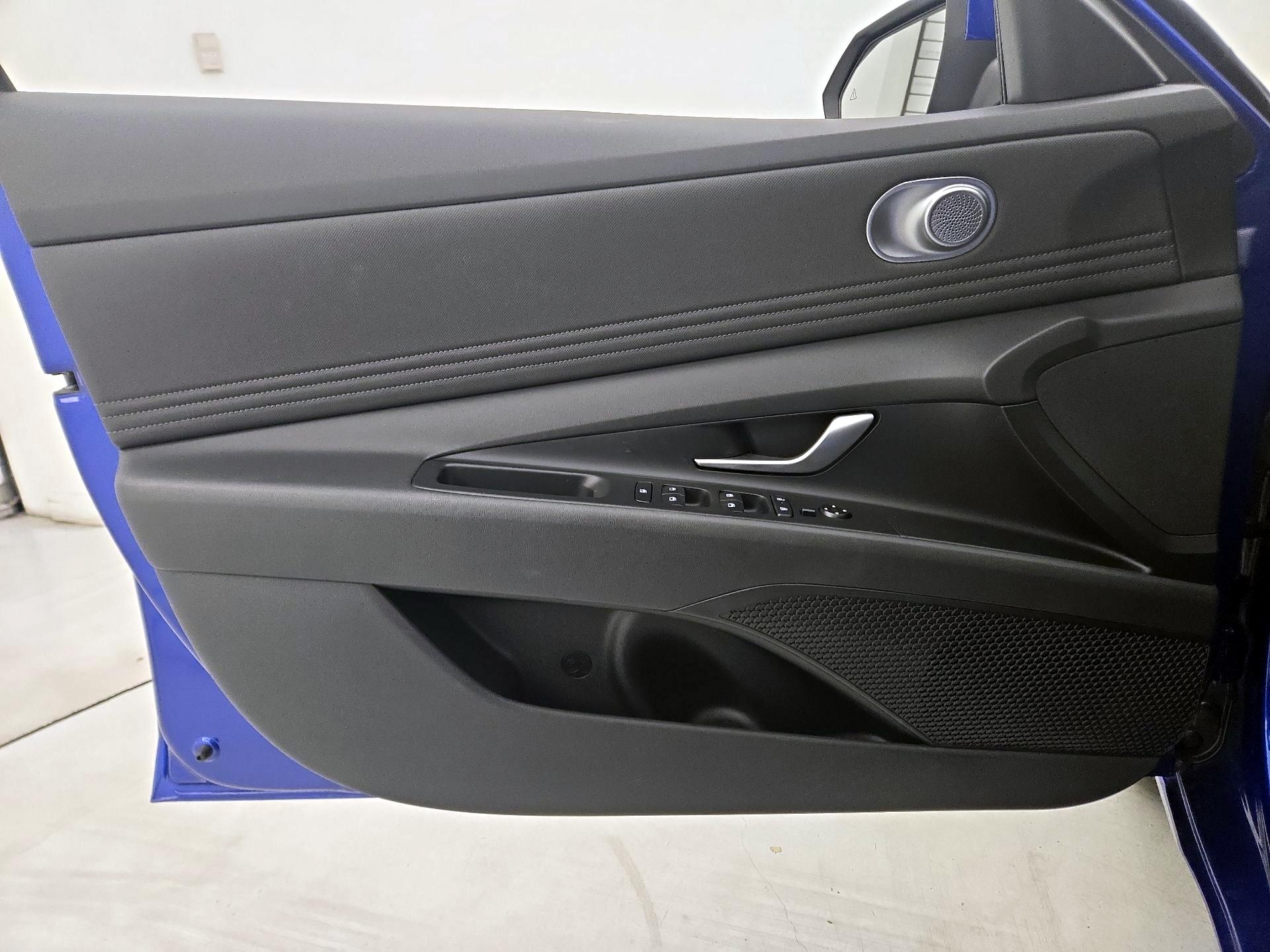 Thumbnail: 2025 Hyundai Elantra - 12