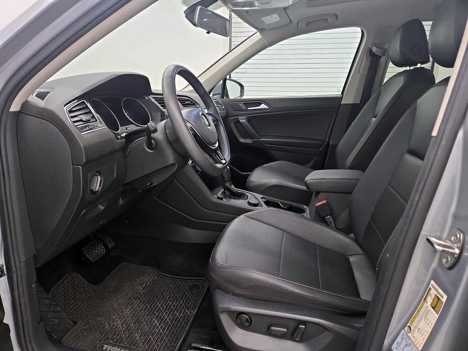 Thumbnail: 2020 Volkswagen Tiguan - 11