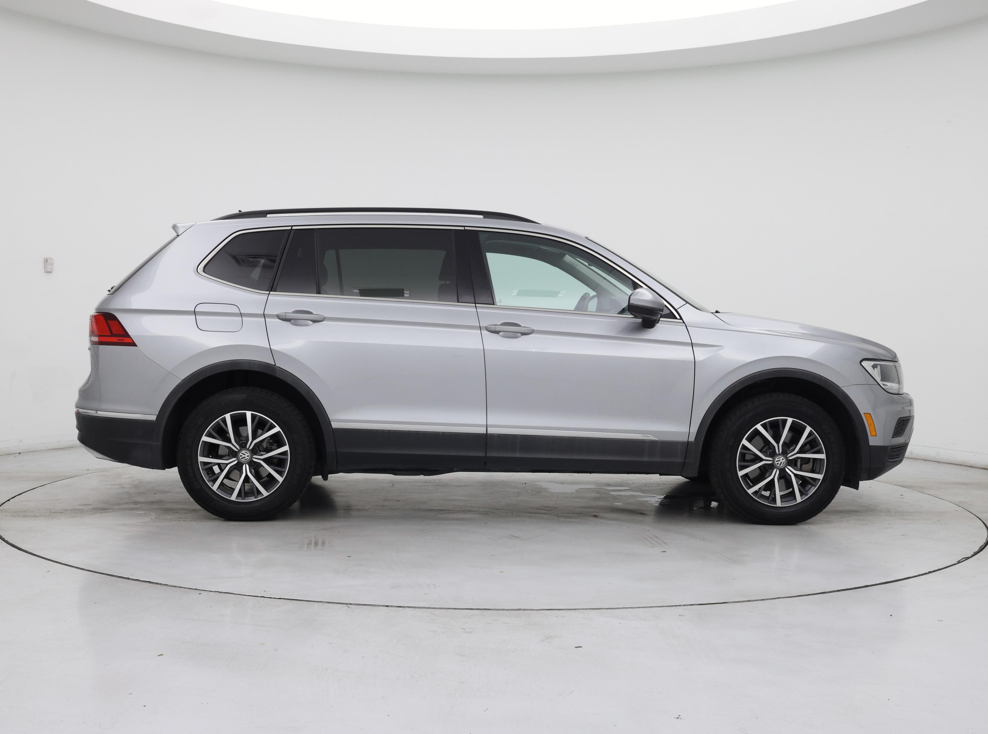 Thumbnail: 2020 Volkswagen Tiguan - 7