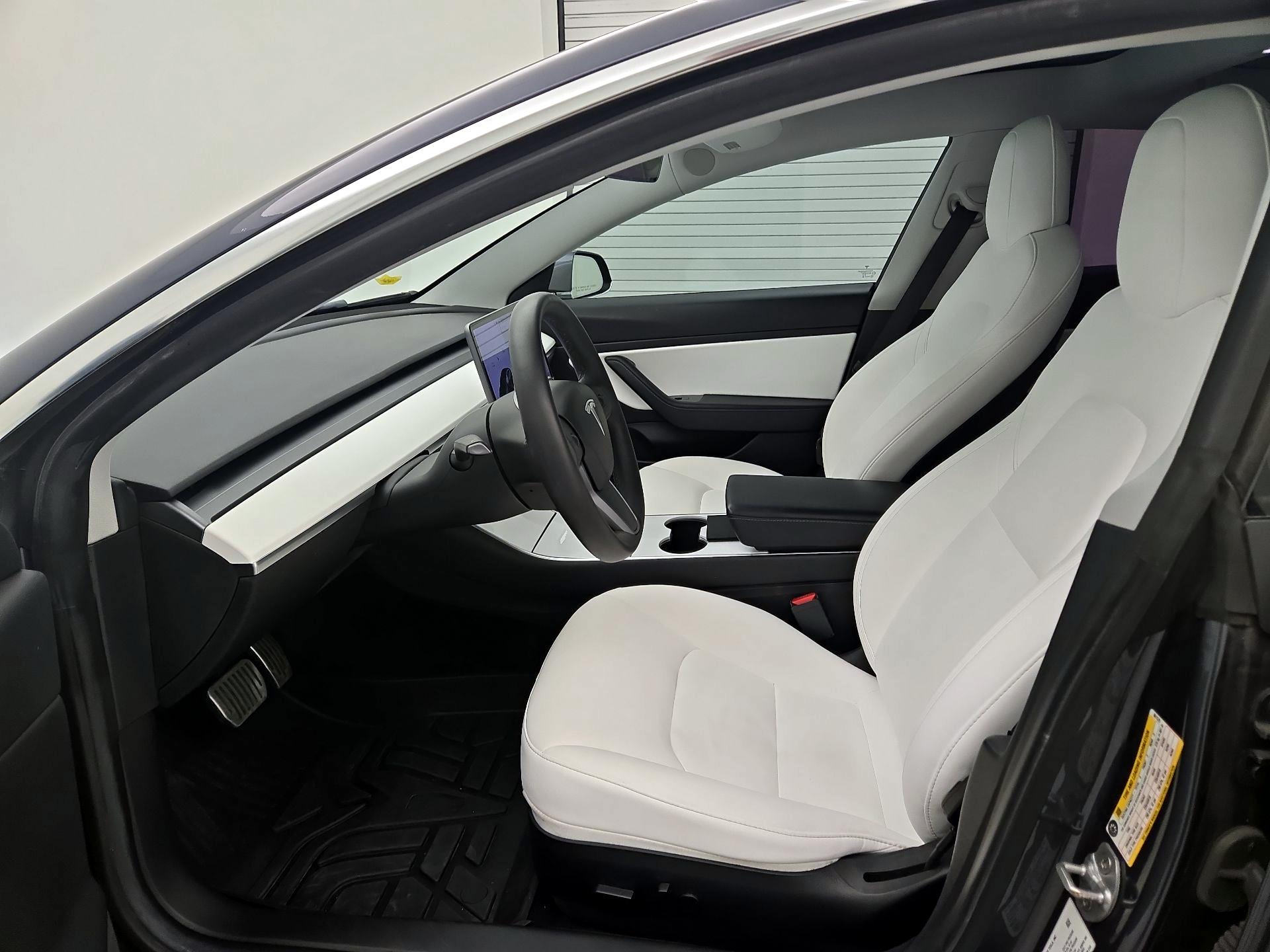 Thumbnail: 2020 Tesla Model 3 - 11