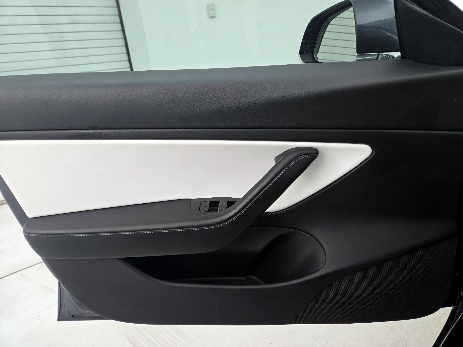 Thumbnail: 2020 Tesla Model 3 - 12