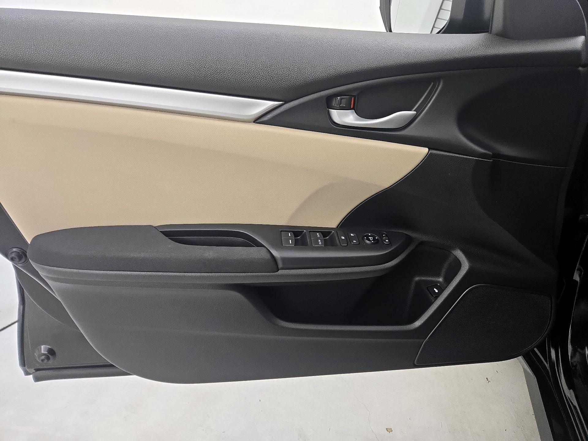 Thumbnail: 2016 Honda Civic - 12