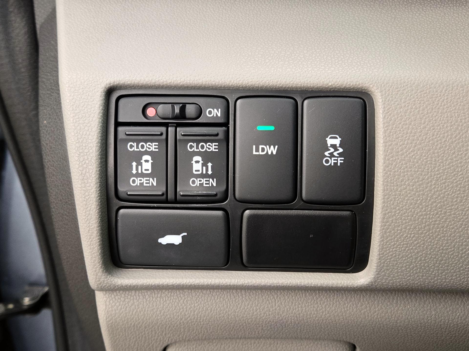 Thumbnail: 2014 Honda Odyssey - 13