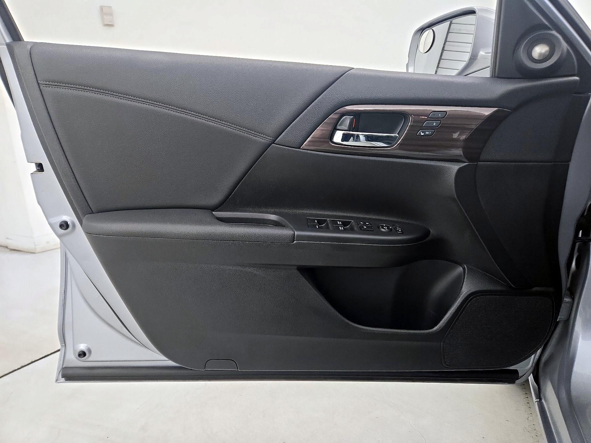 Thumbnail: 2017 Honda Accord - 12