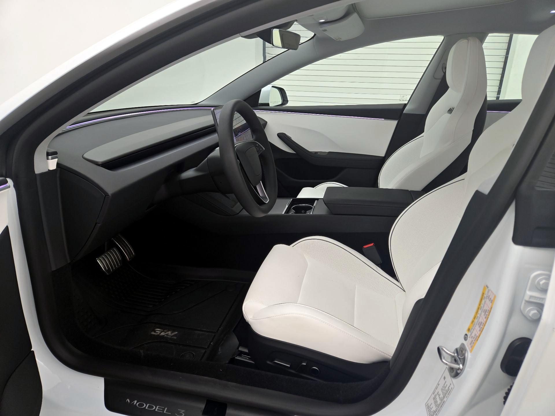 Thumbnail: 2025 Tesla Model 3 - 11