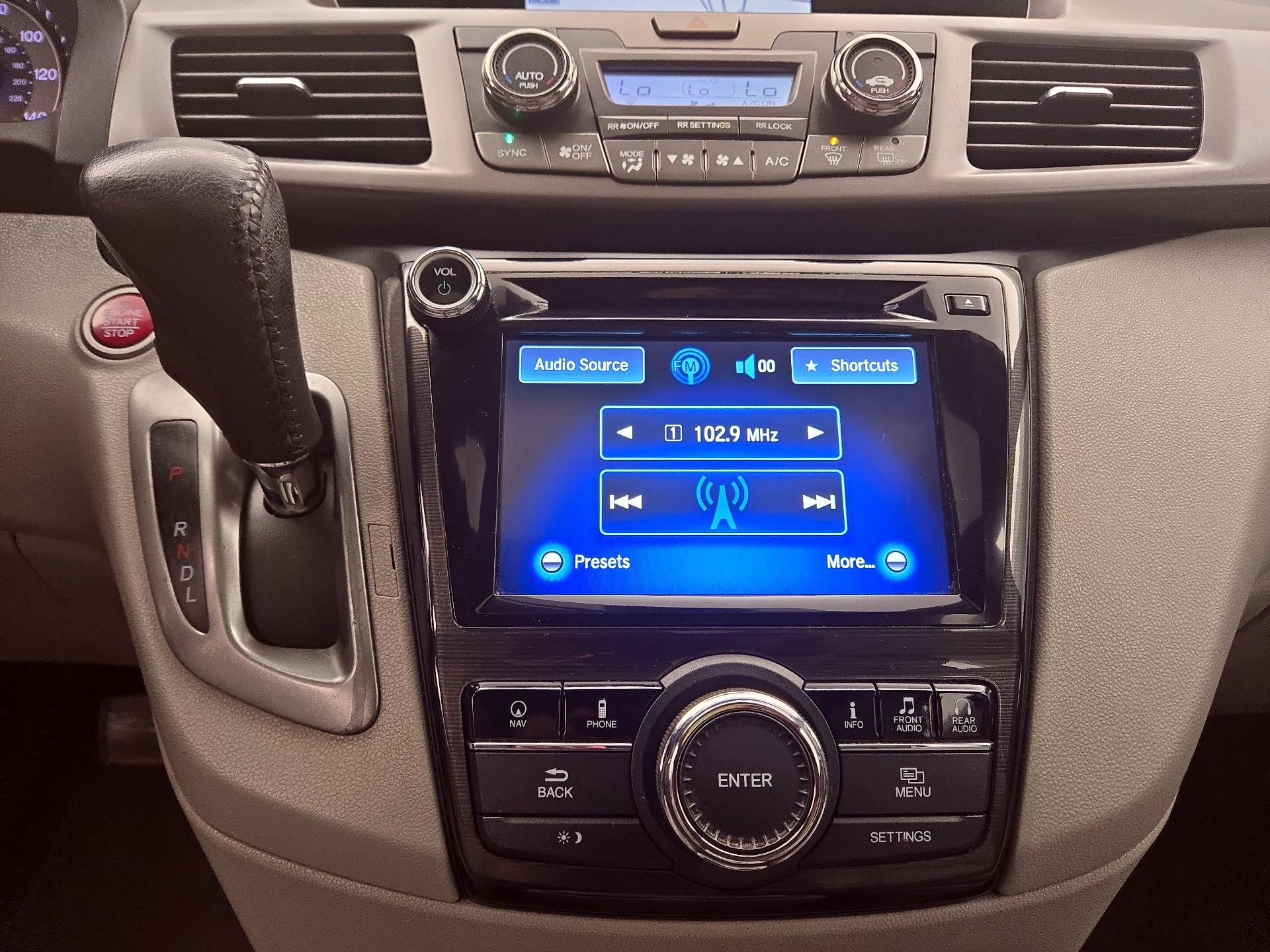Thumbnail: 2015 Honda Odyssey - 18