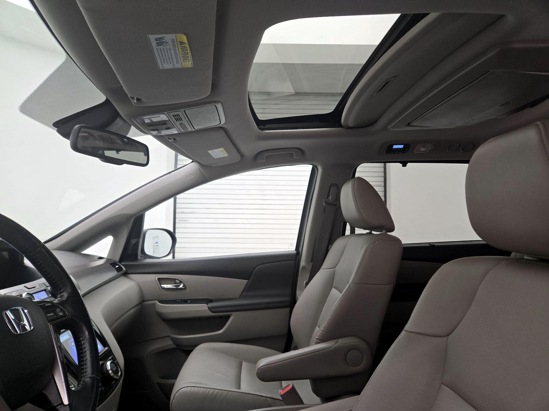 Thumbnail: 2015 Honda Odyssey - 19