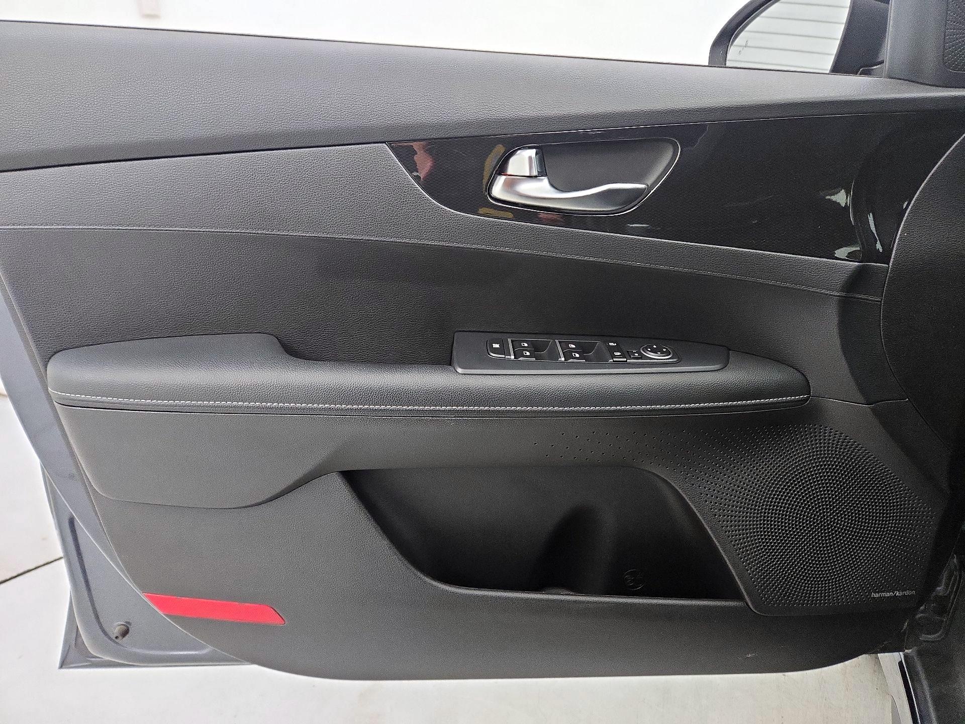 Thumbnail: 2021 Kia Forte - 12