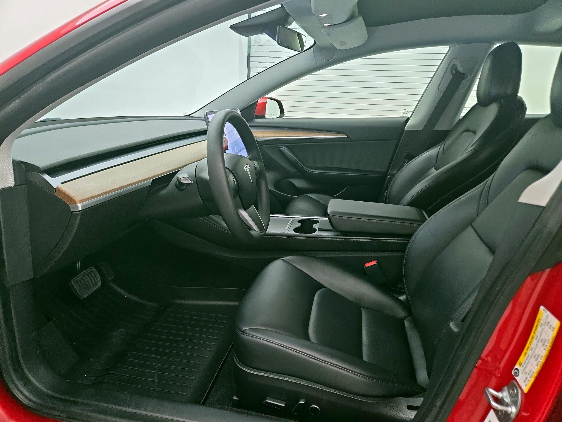 Thumbnail: 2021 Tesla Model 3 - 11