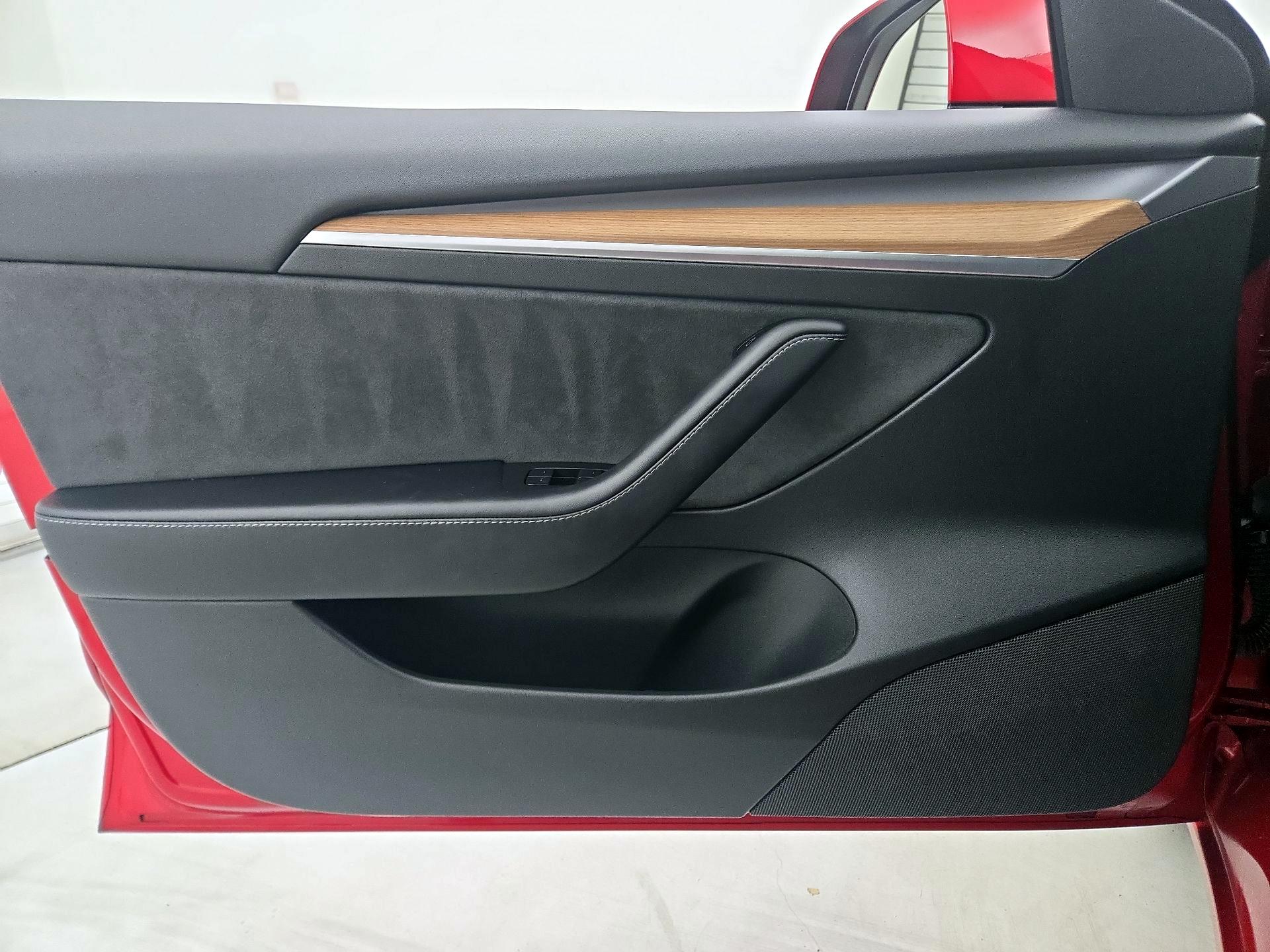 Thumbnail: 2021 Tesla Model 3 - 12