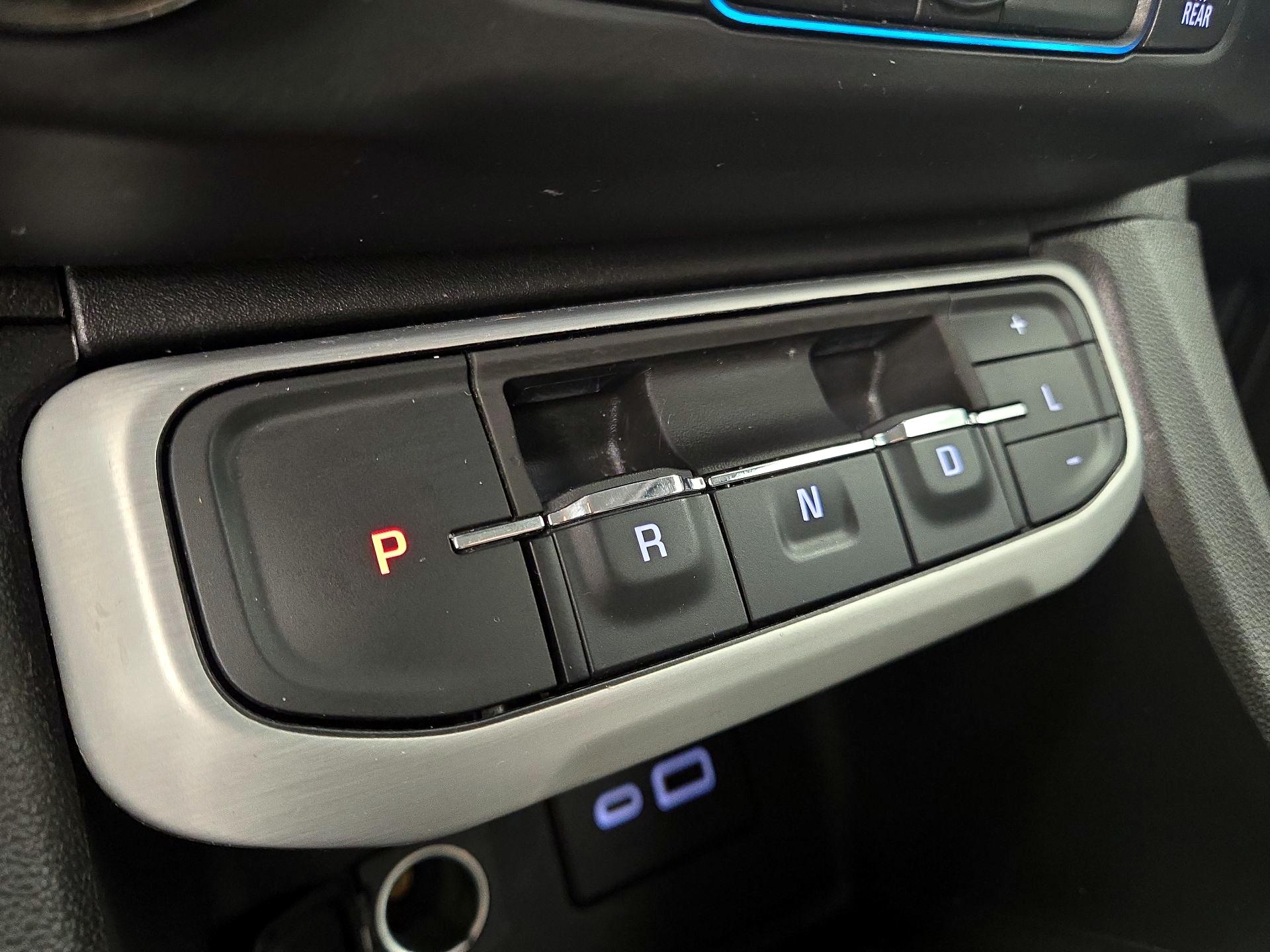 Thumbnail: 2023 GMC Acadia - 17