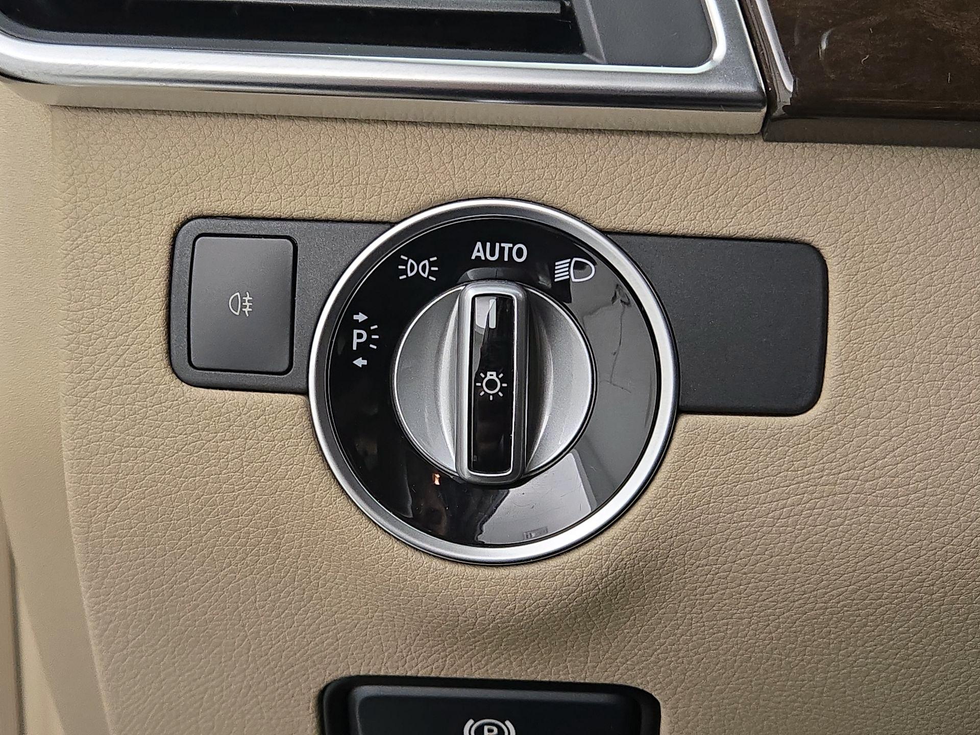 Thumbnail: 2015 Mercedes-Benz M-Class - 13