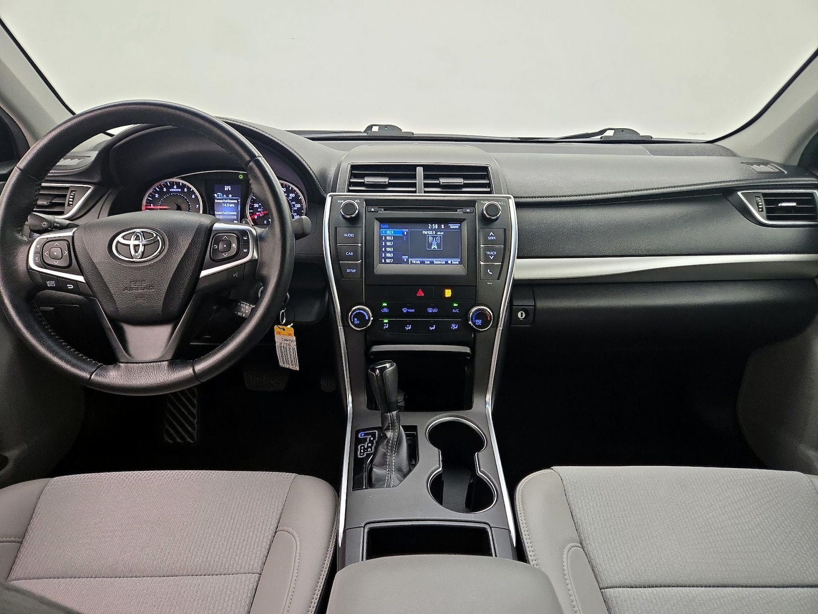 2016 Toyota Camry Special Edition - Photo 10