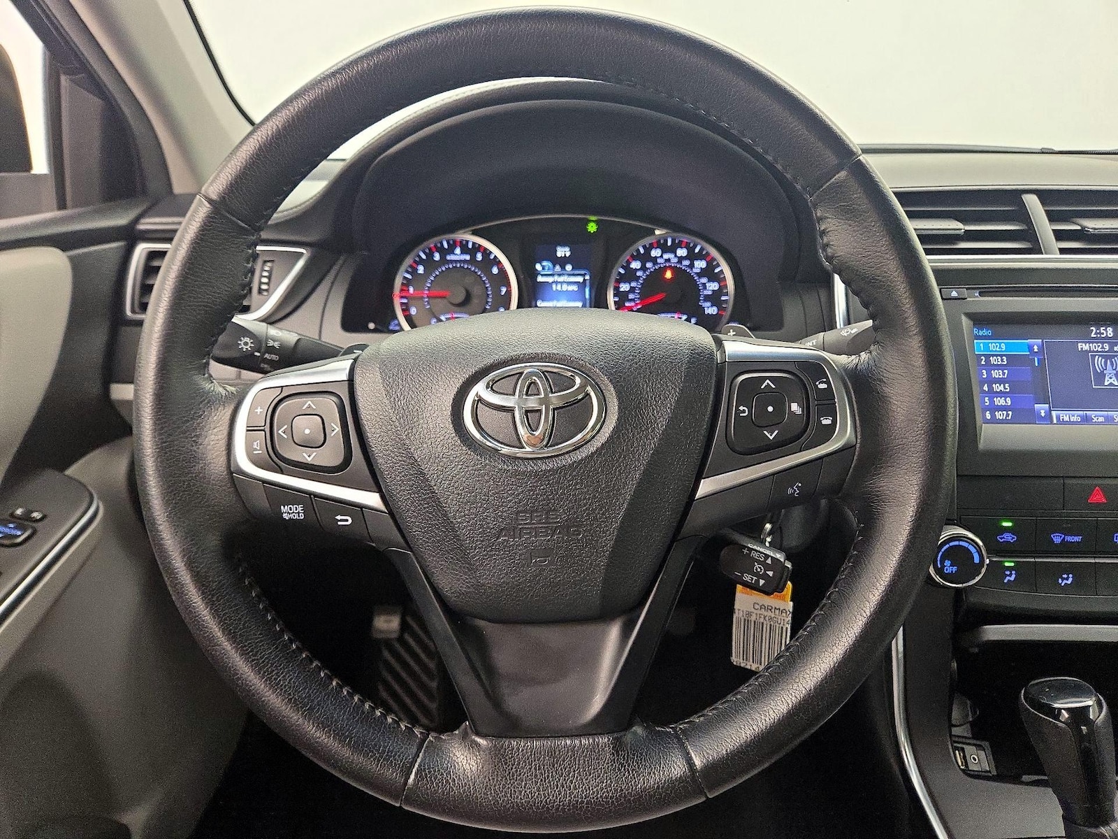 2016 Toyota Camry Special Edition - Photo 11