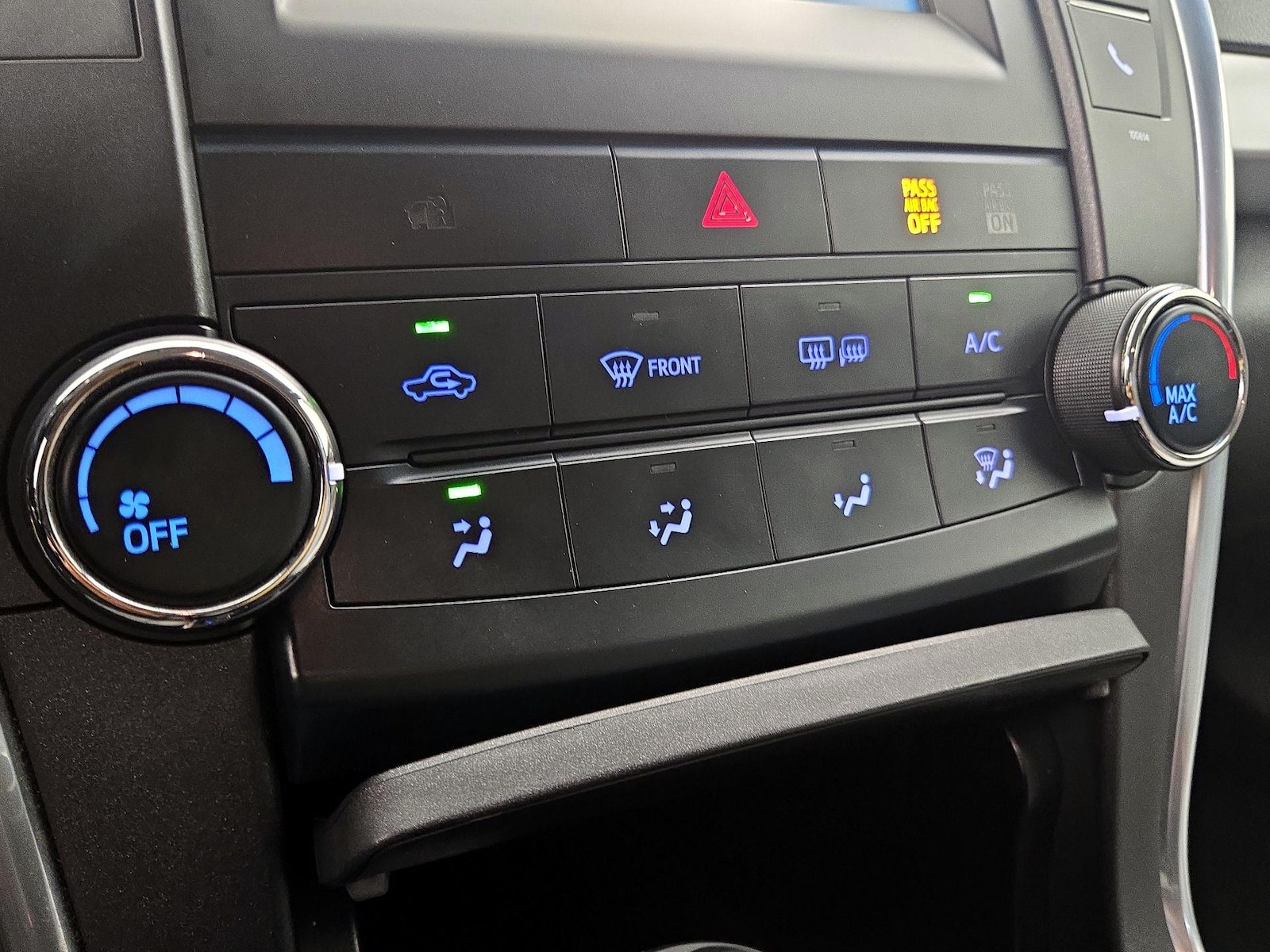 2016 Toyota Camry Special Edition - Photo 17