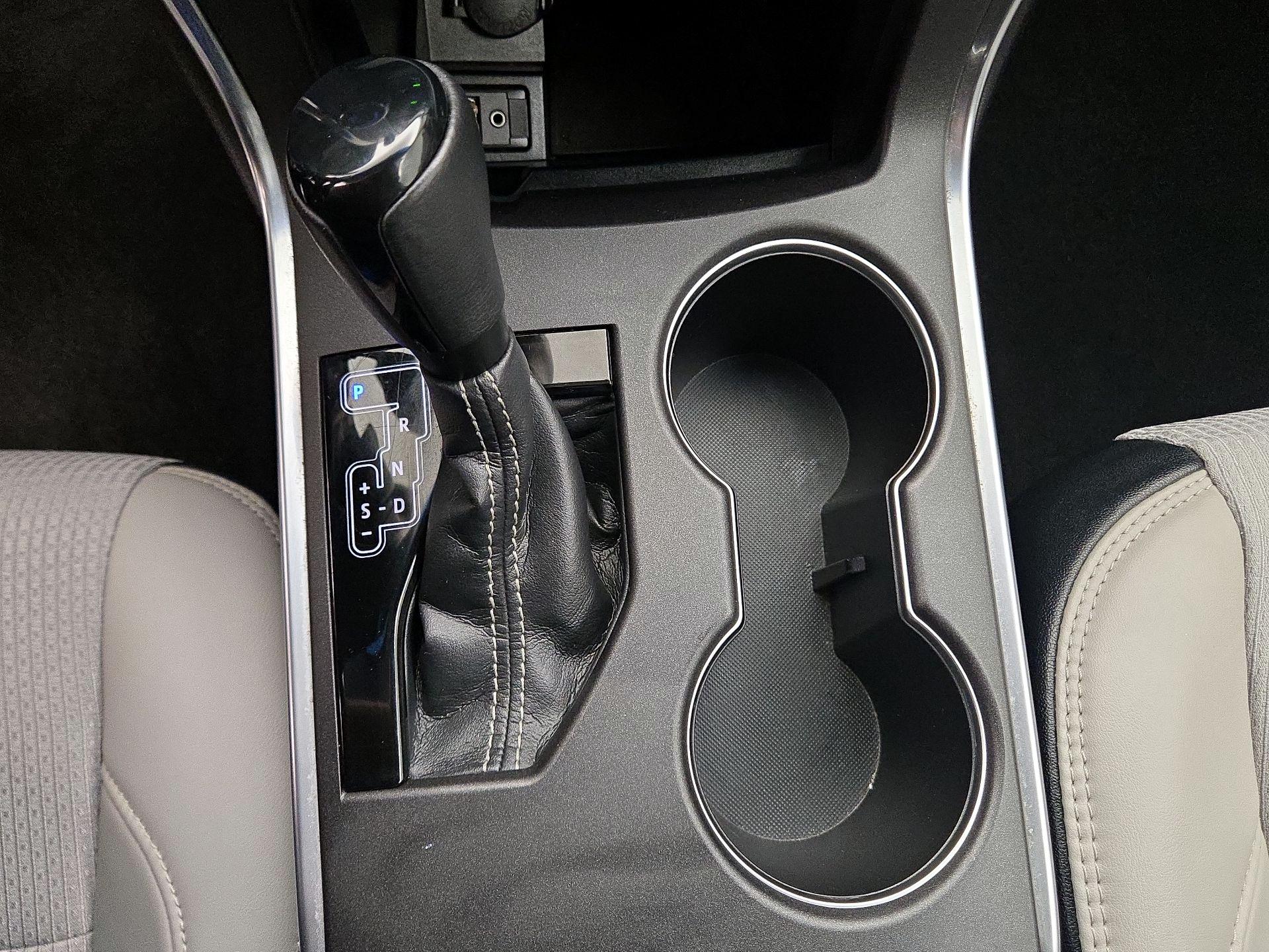 Thumbnail: 2016 Toyota Camry - 17