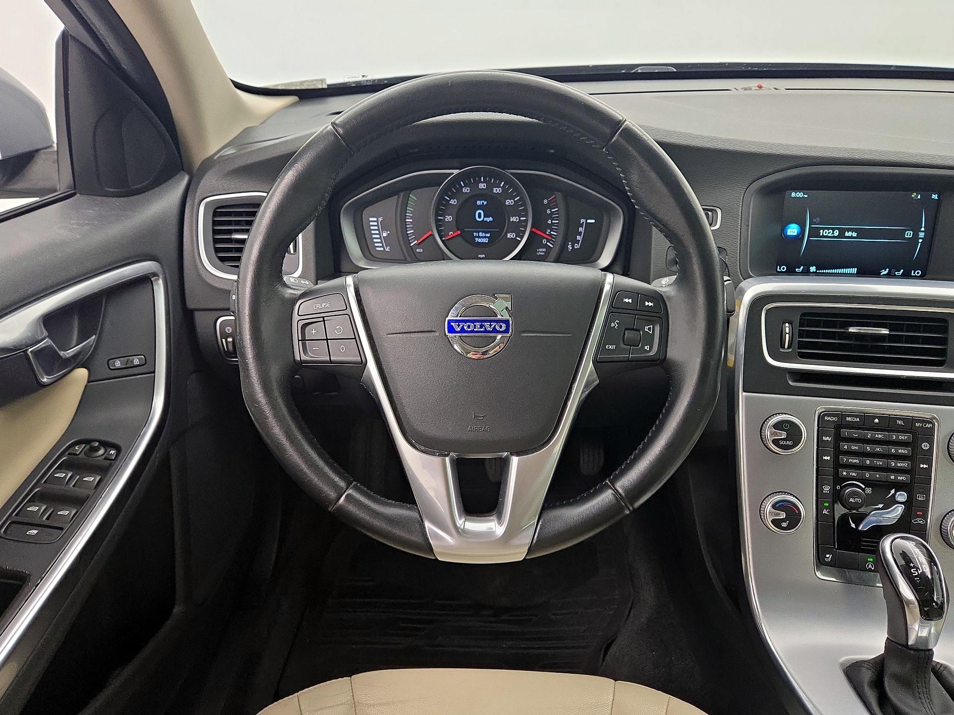 Thumbnail: 2017 Volvo S60 - 10