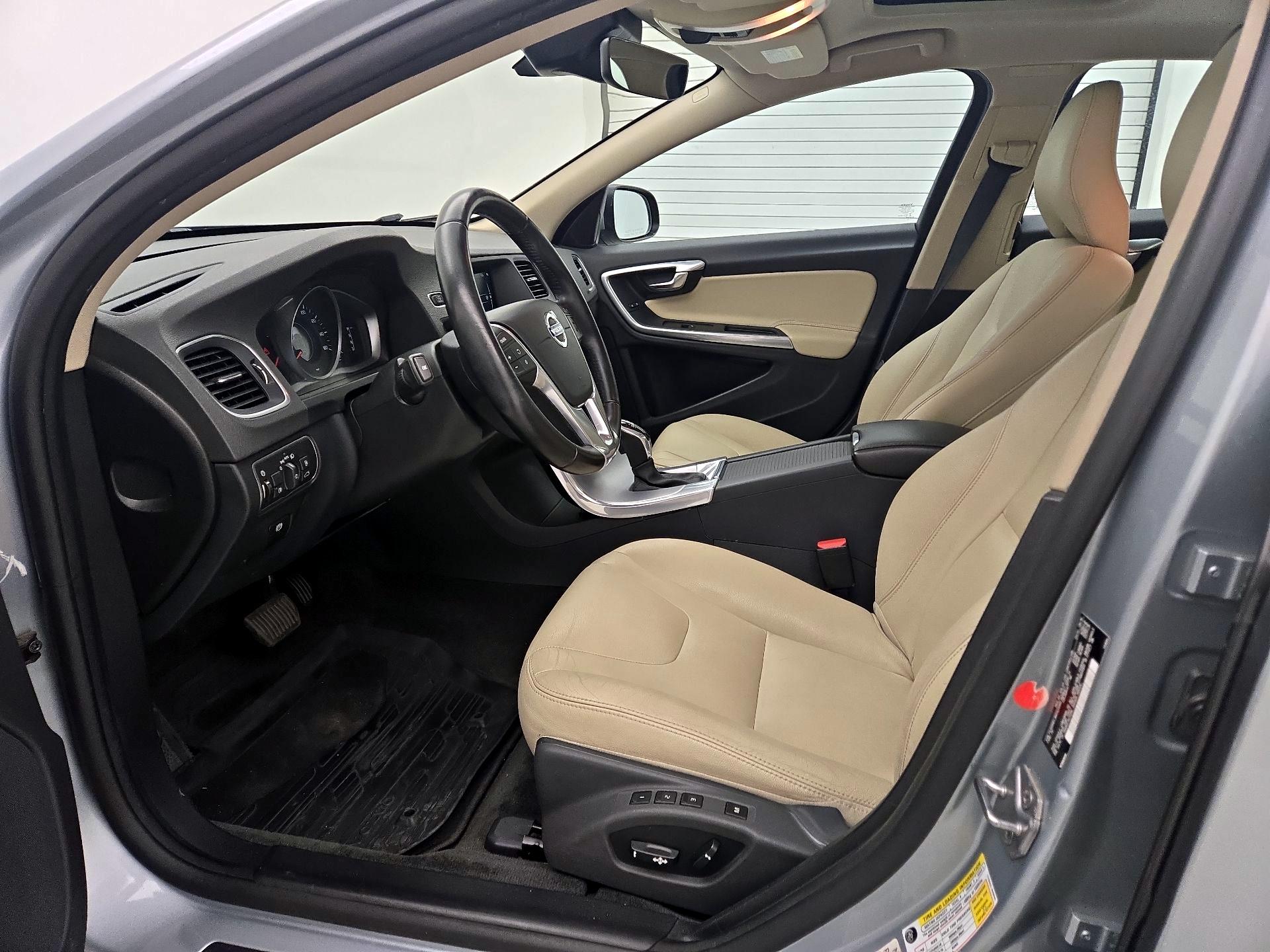 Thumbnail: 2017 Volvo S60 - 11