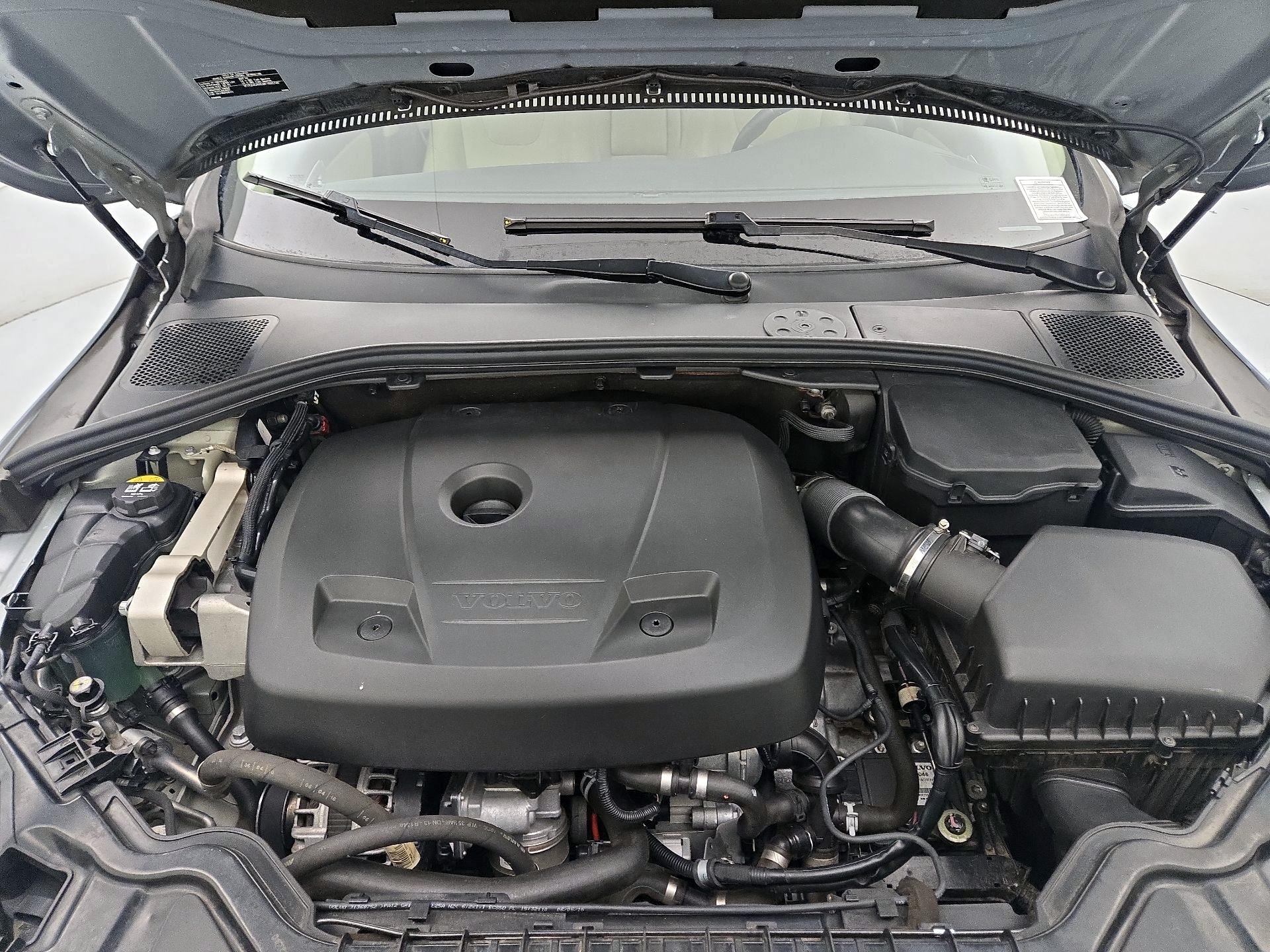 Thumbnail: 2017 Volvo S60 - 19