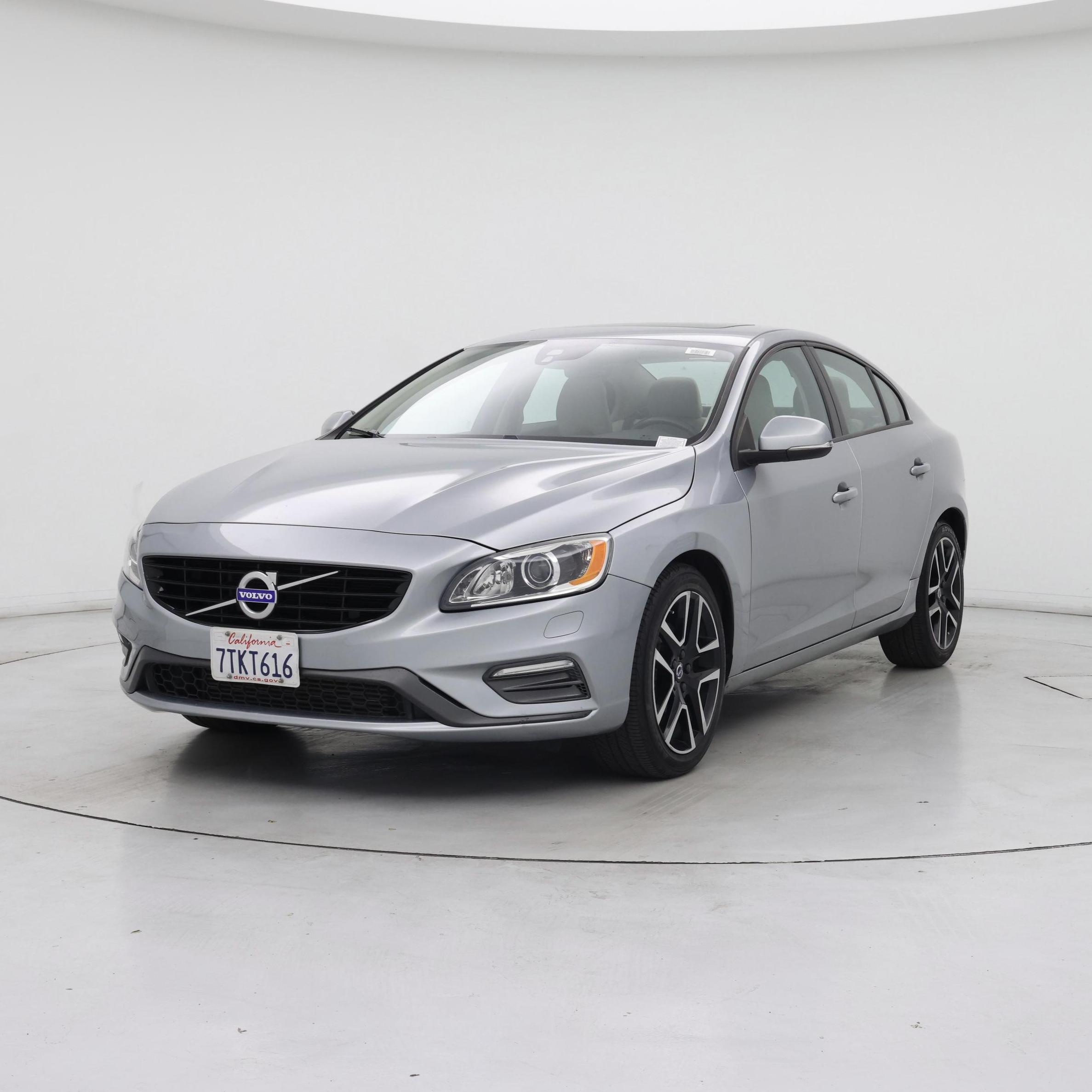 Thumbnail: 2017 Volvo S60 - 4