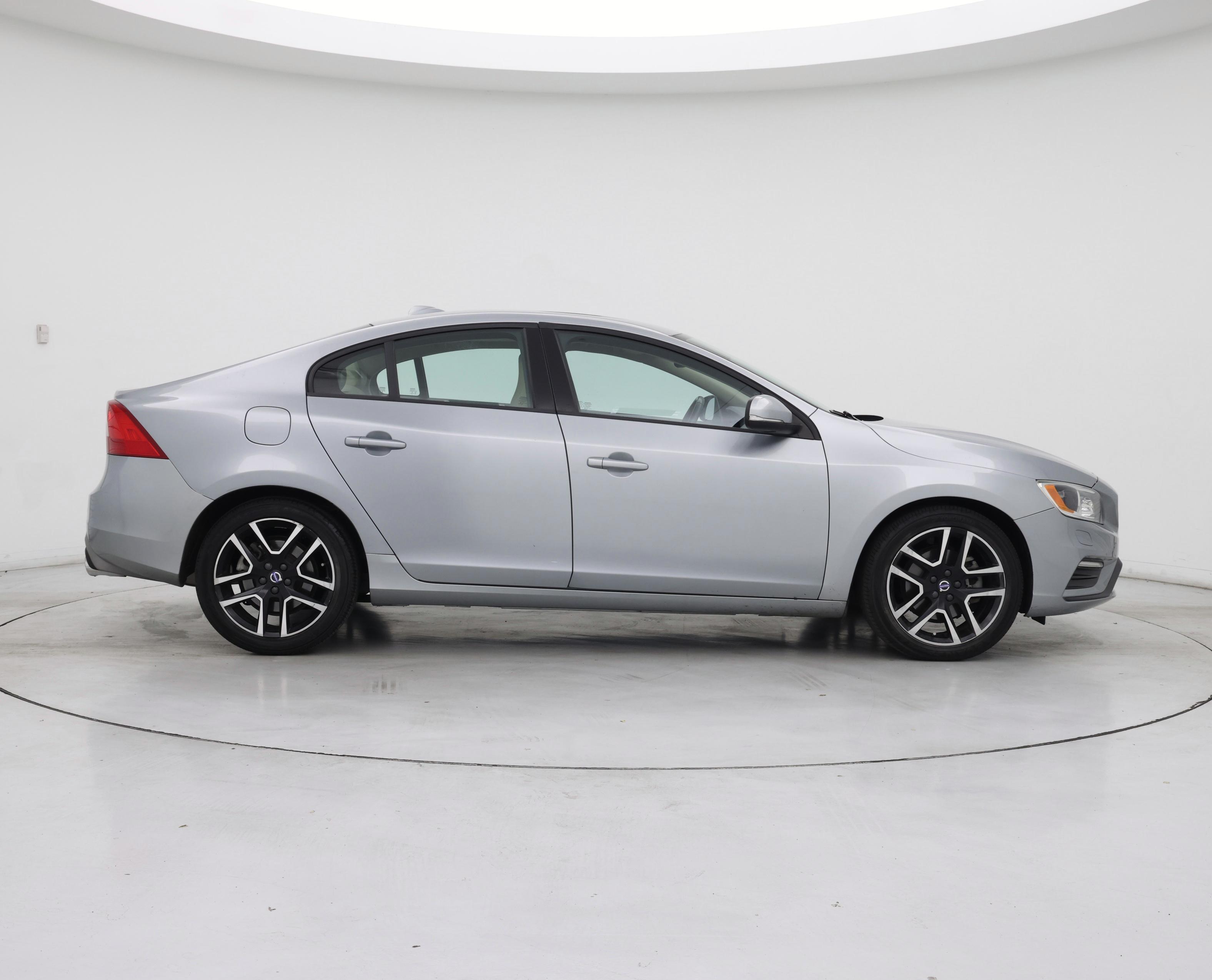 Thumbnail: 2017 Volvo S60 - 7