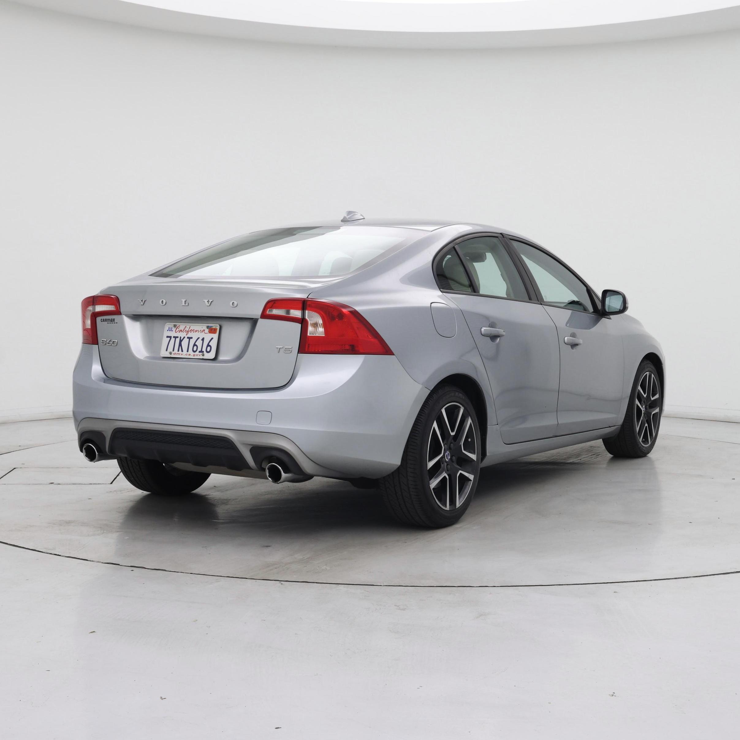 Thumbnail: 2017 Volvo S60 - 8