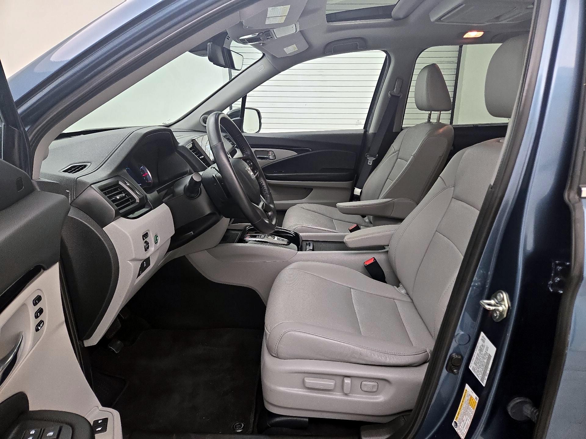 Thumbnail: 2020 Honda Pilot - 11