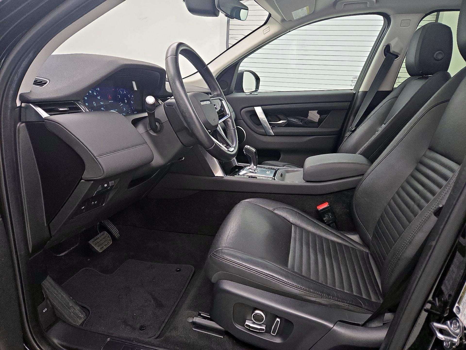 Thumbnail: 2021 Land Rover Discovery Sport - 11