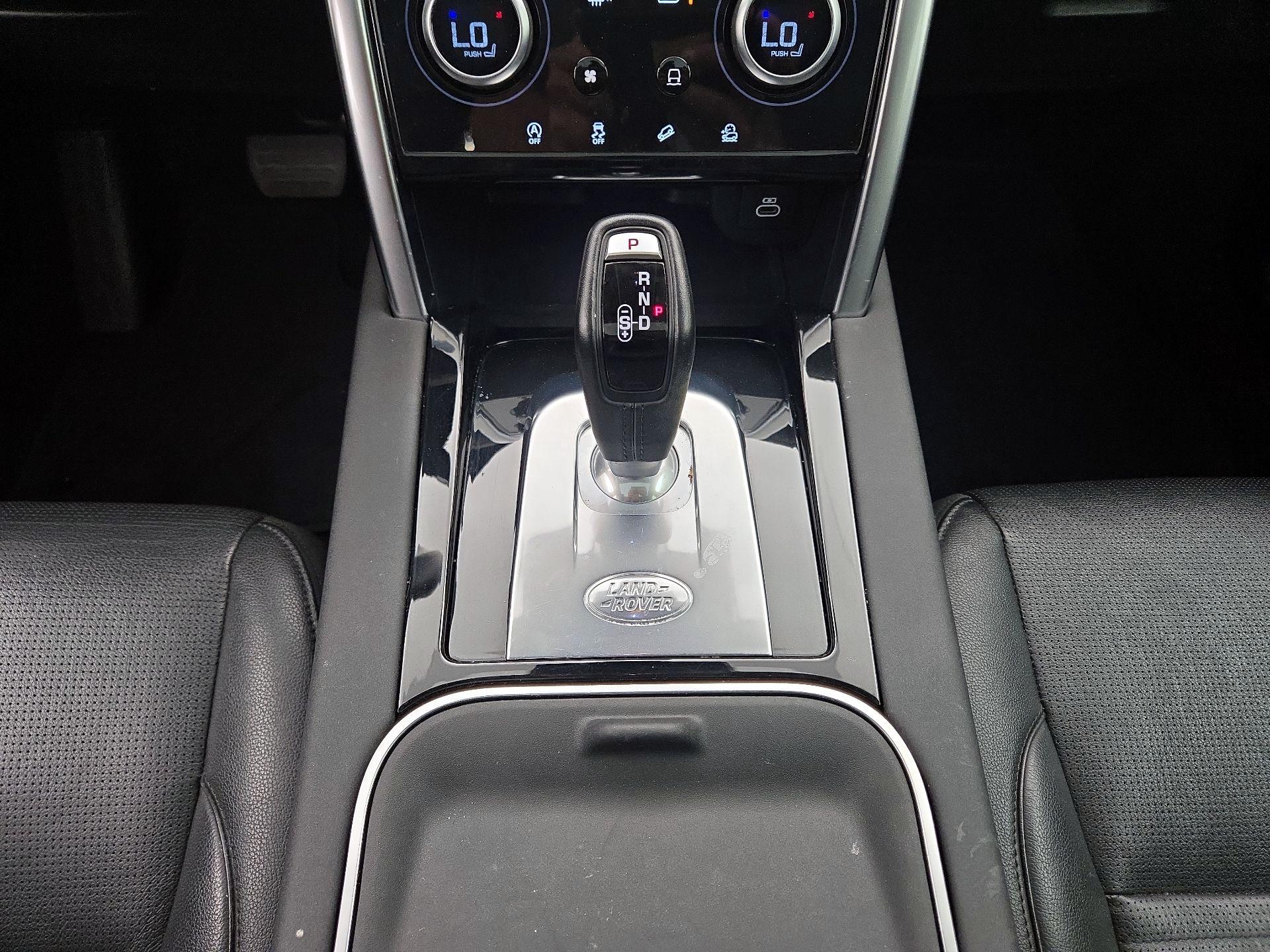 Thumbnail: 2021 Land Rover Discovery Sport - 17