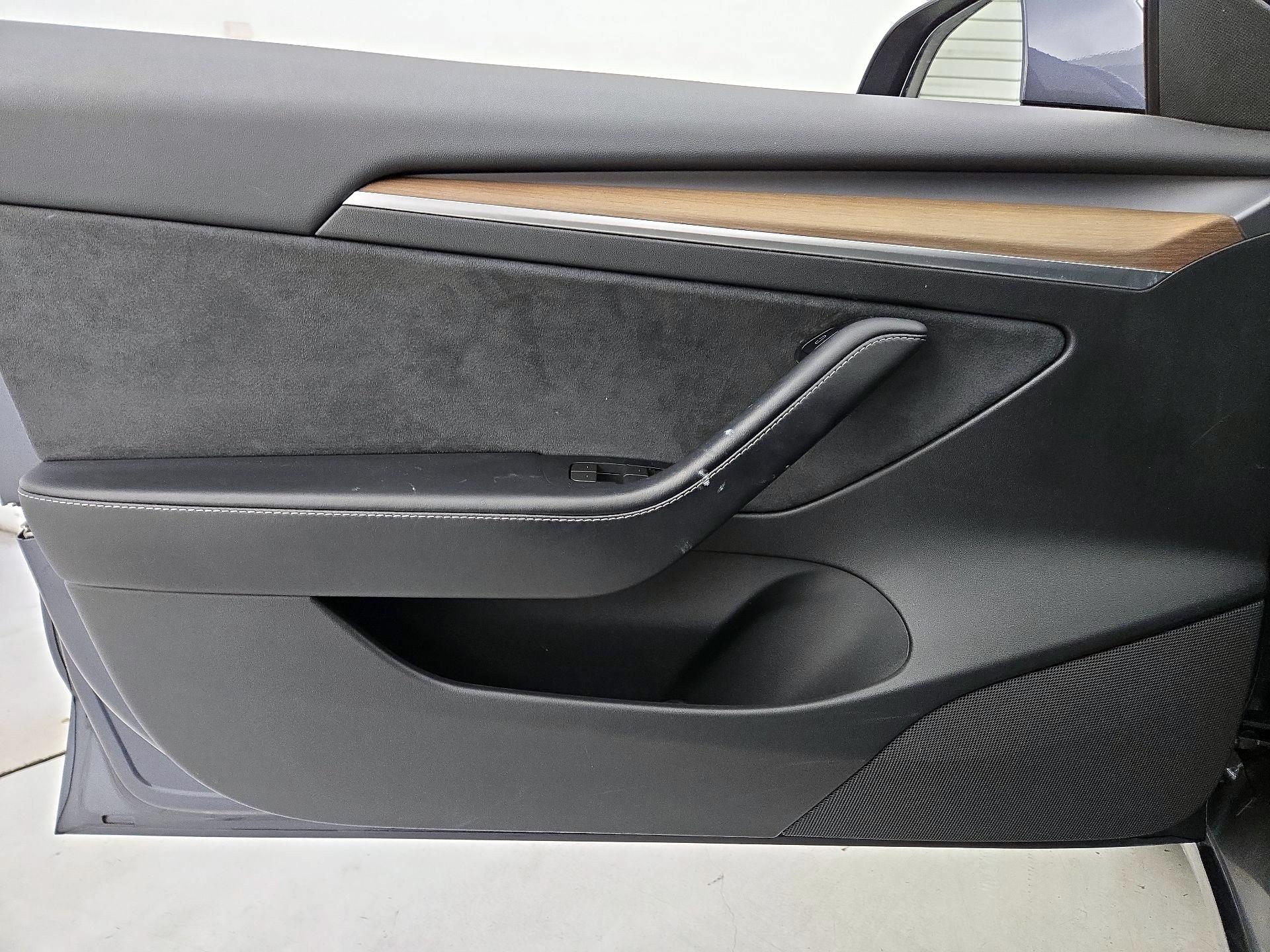 Thumbnail: 2023 Tesla Model 3 - 12