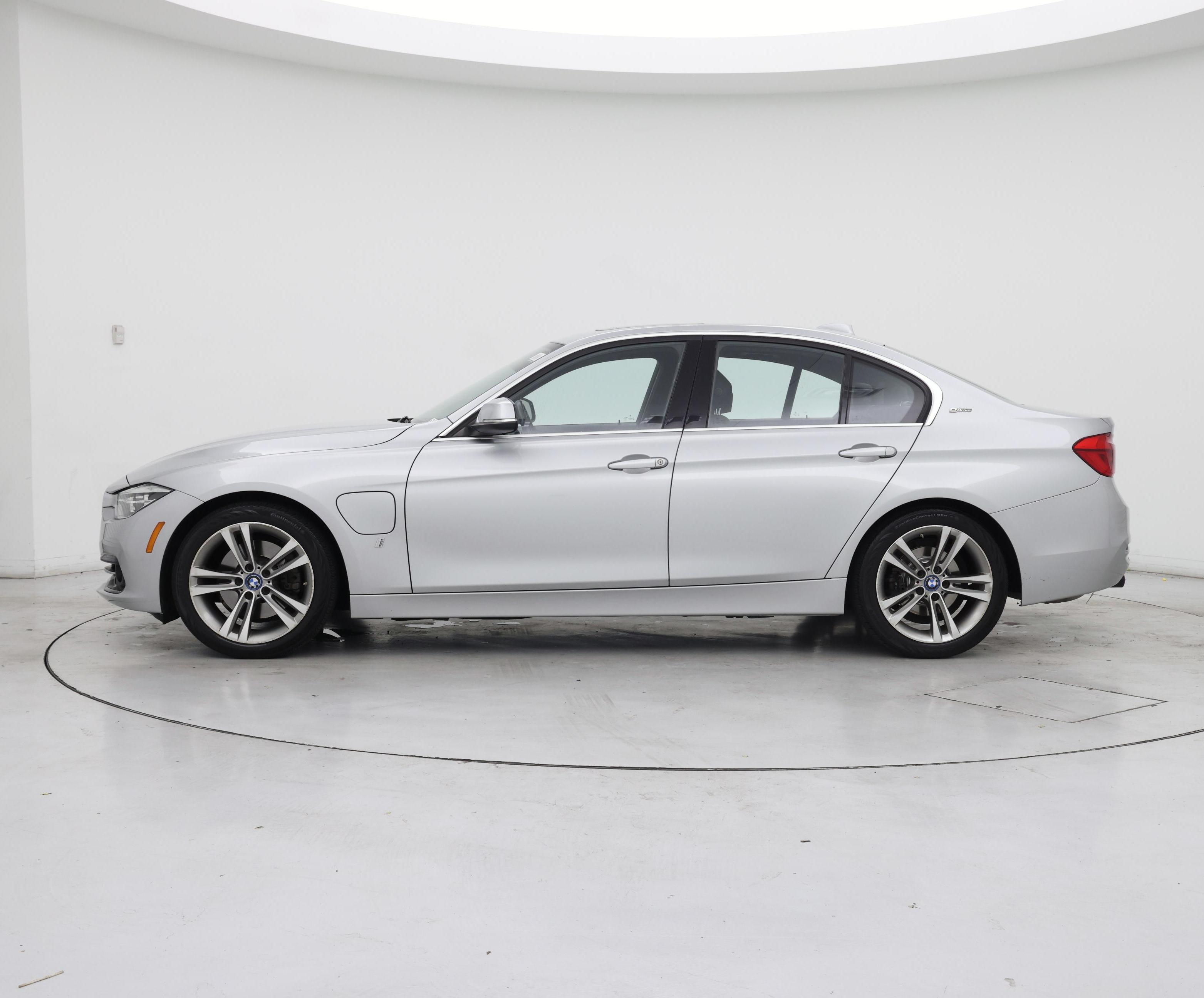 Thumbnail: 2018 BMW 3 Series - 3