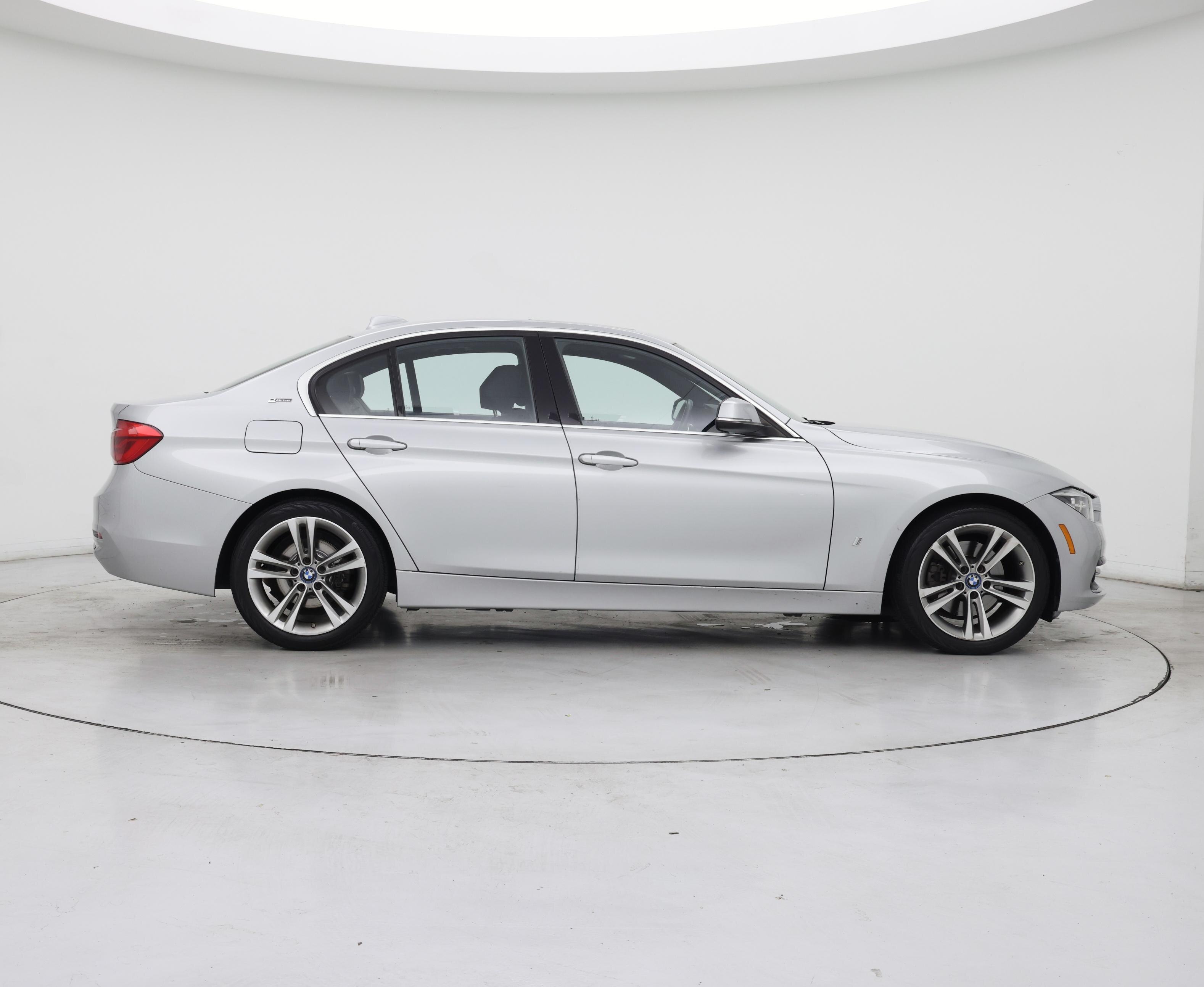 Thumbnail: 2018 BMW 3 Series - 7