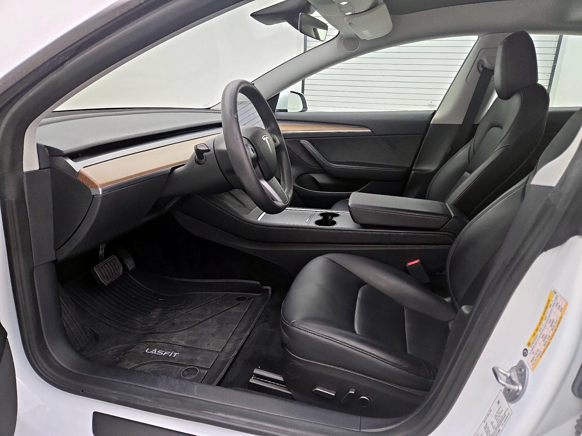Thumbnail: 2022 Tesla Model 3 - 11