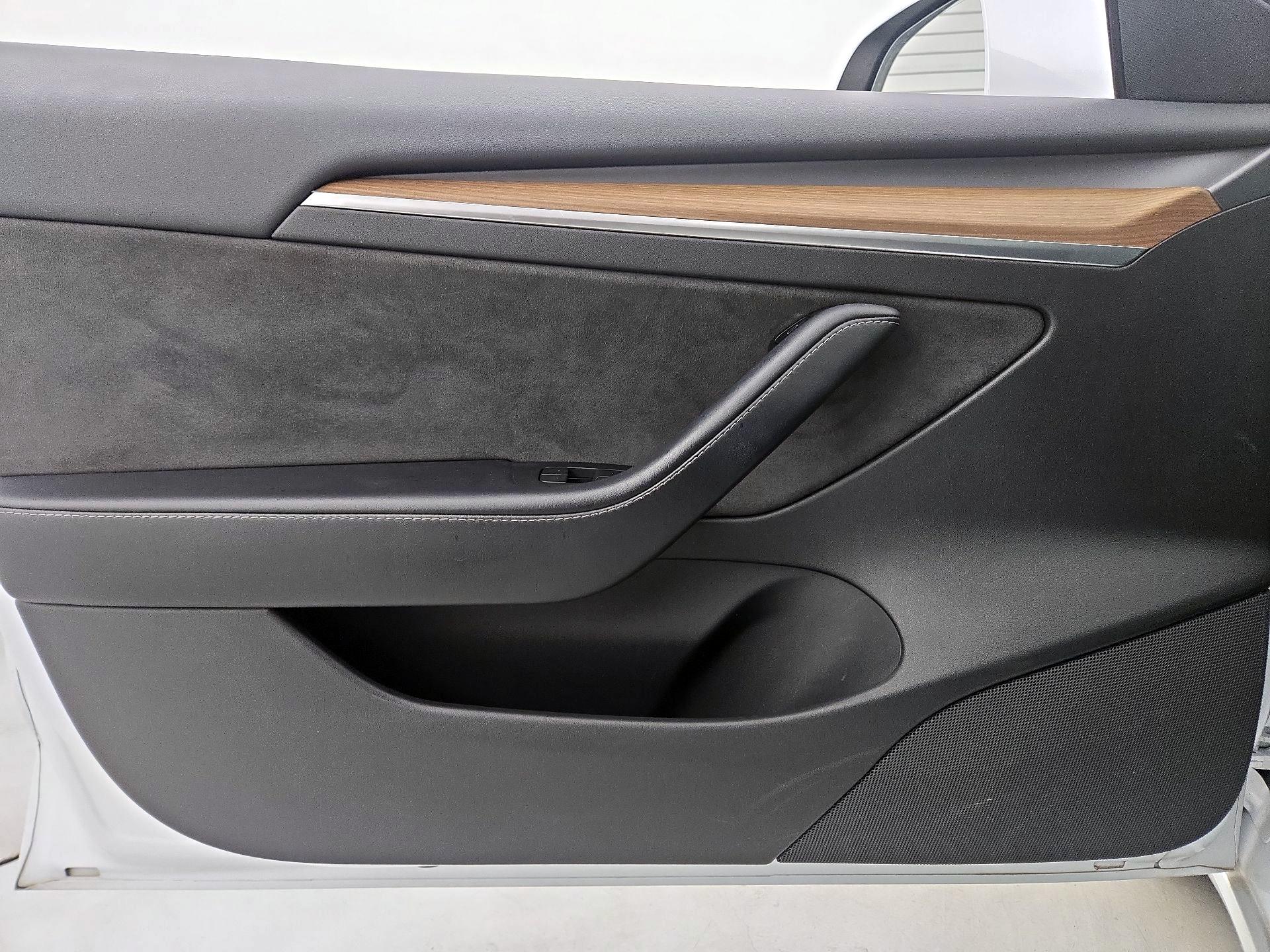 Thumbnail: 2022 Tesla Model 3 - 12