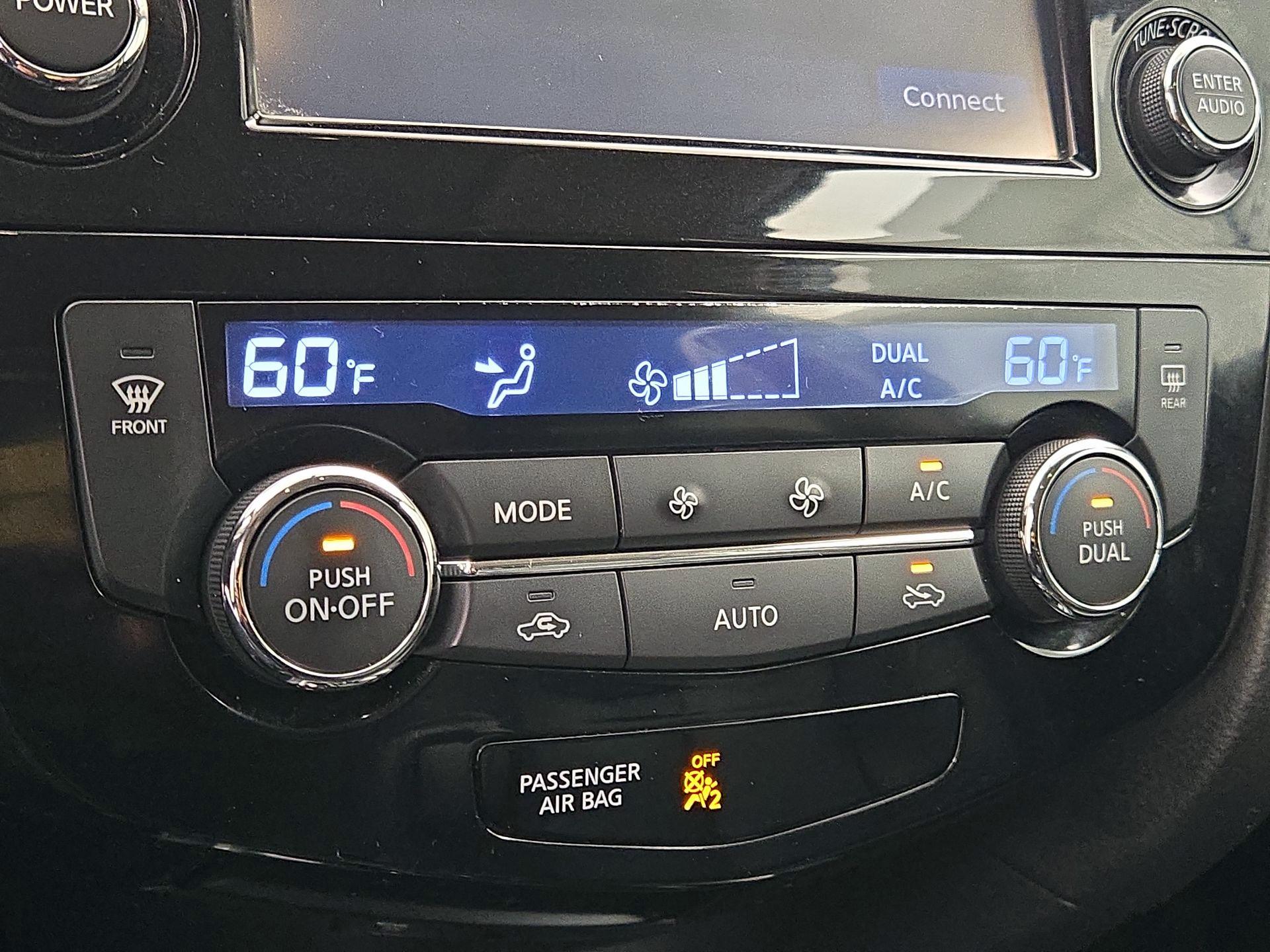 Thumbnail: 2015 Nissan Rogue - 16
