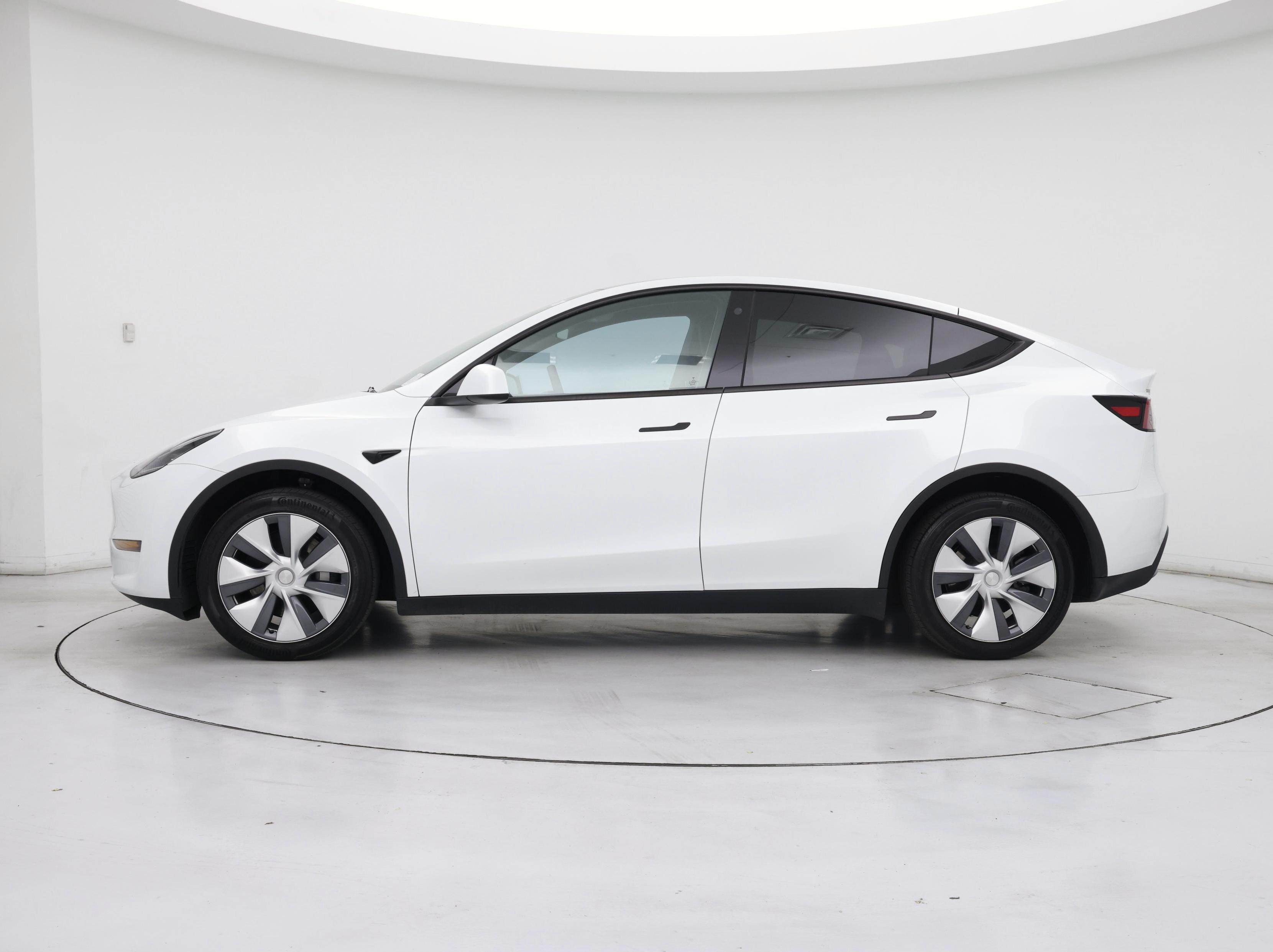 Thumbnail: 2023 Tesla Model Y - 3