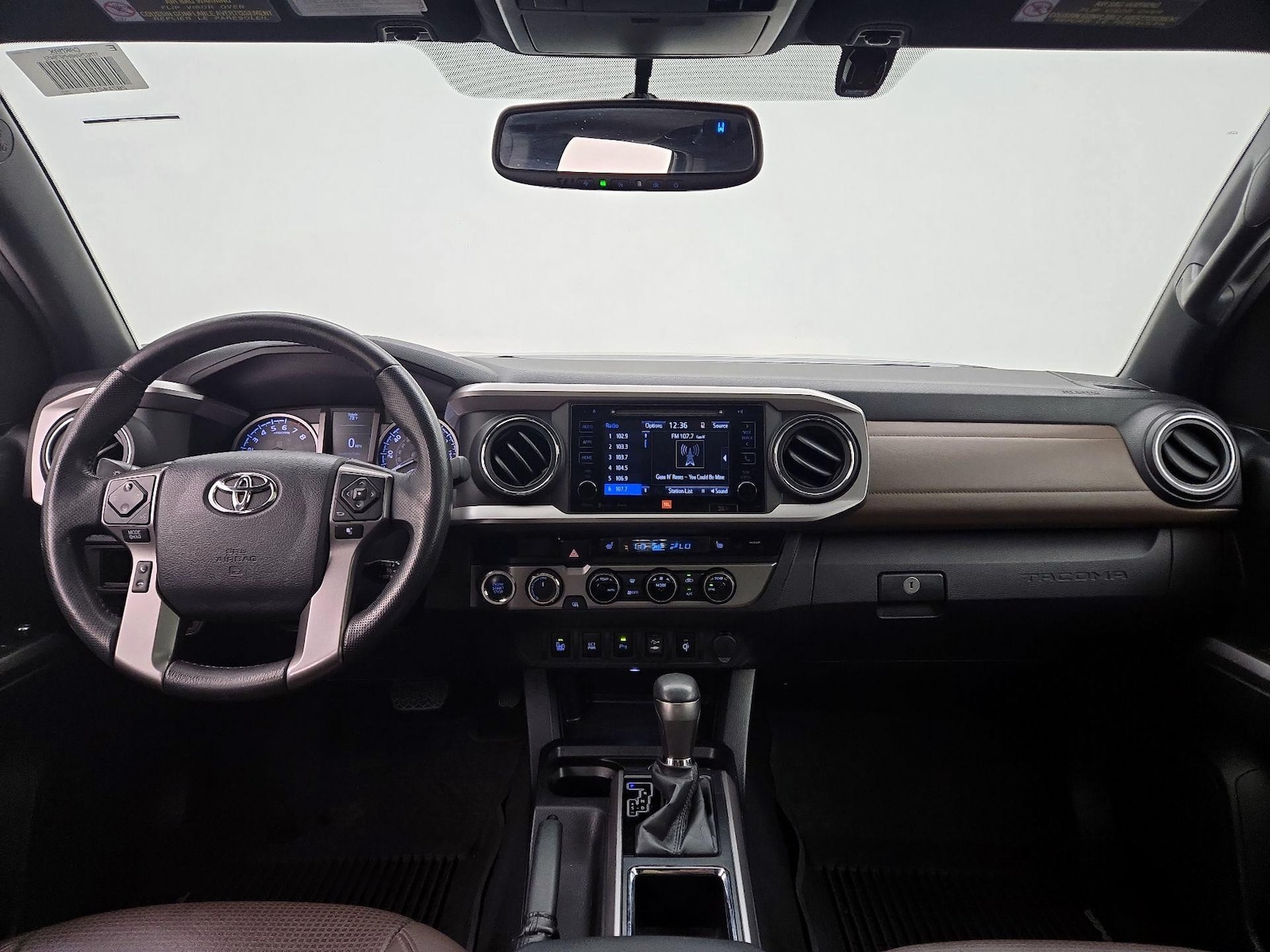 2017 Toyota Tacoma Limited - Photo 10