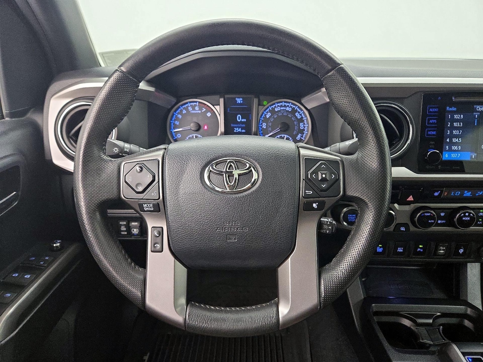 2017 Toyota Tacoma Limited - Photo 11