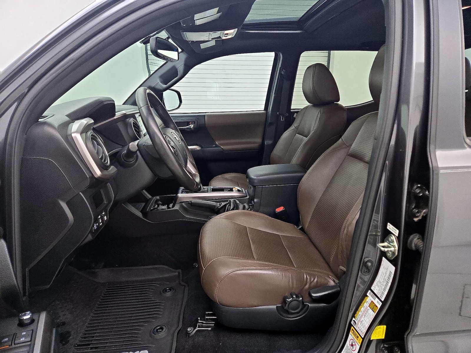 2017 Toyota Tacoma Limited - Photo 12