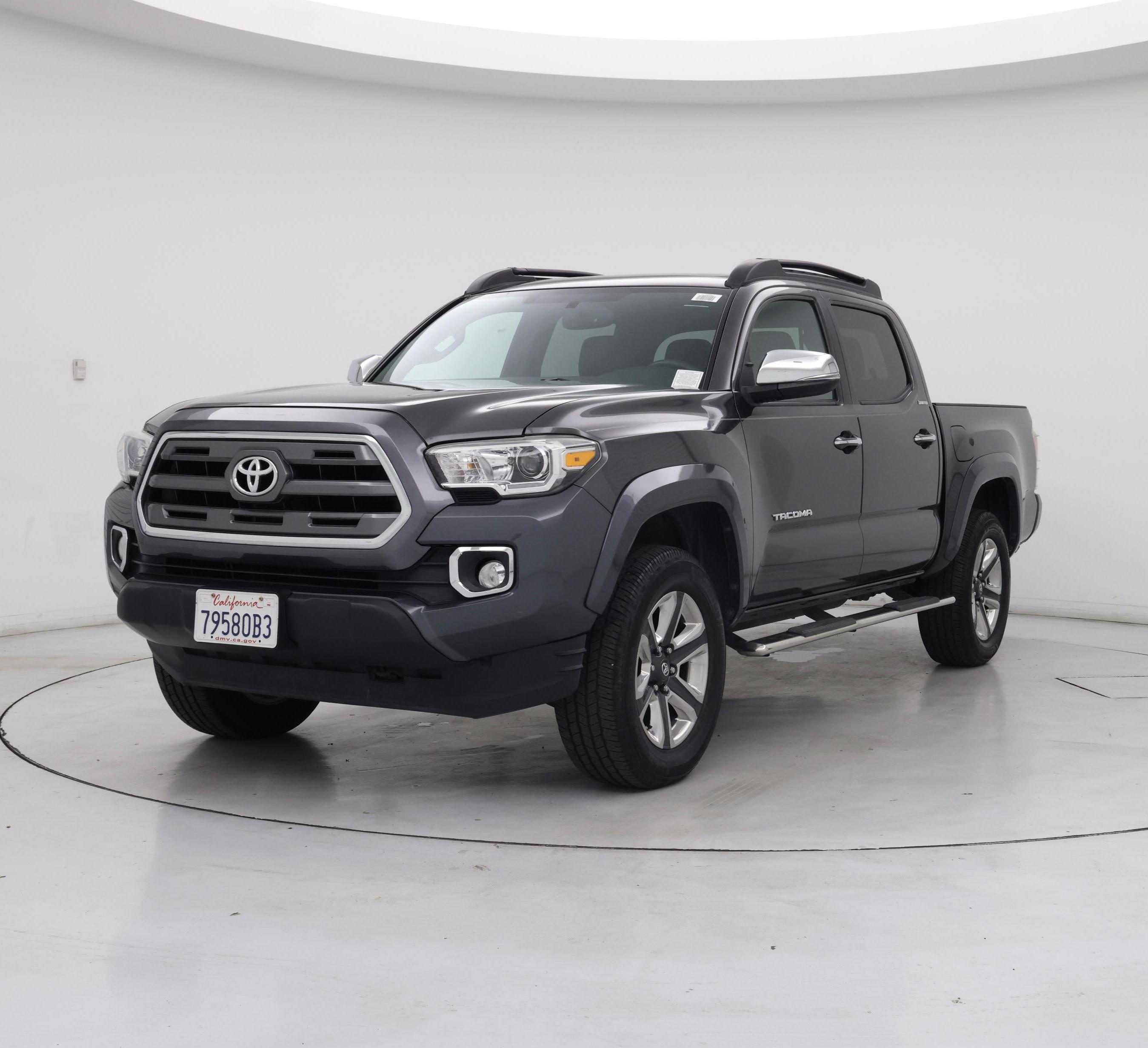 Thumbnail: 2017 Toyota Tacoma - 4