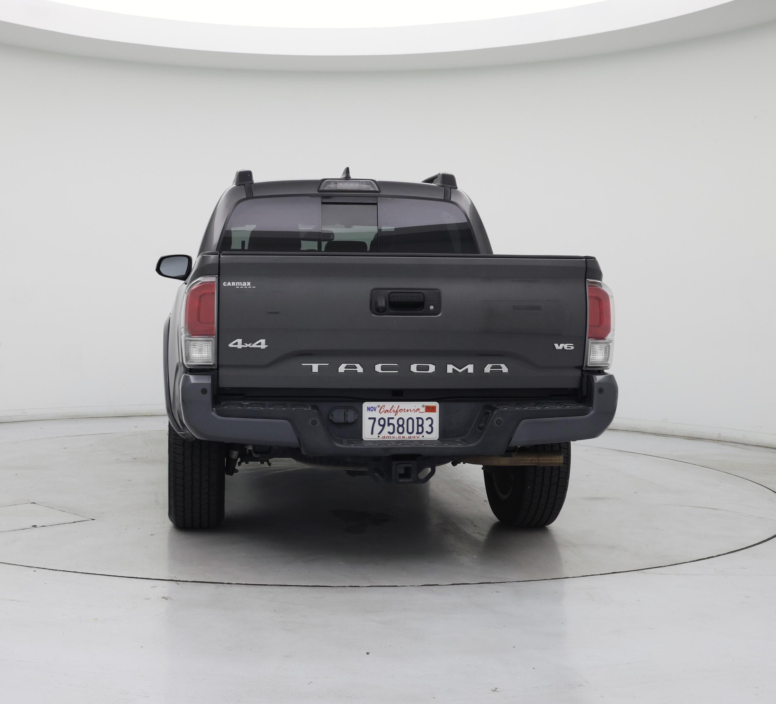 Thumbnail: 2017 Toyota Tacoma - 6