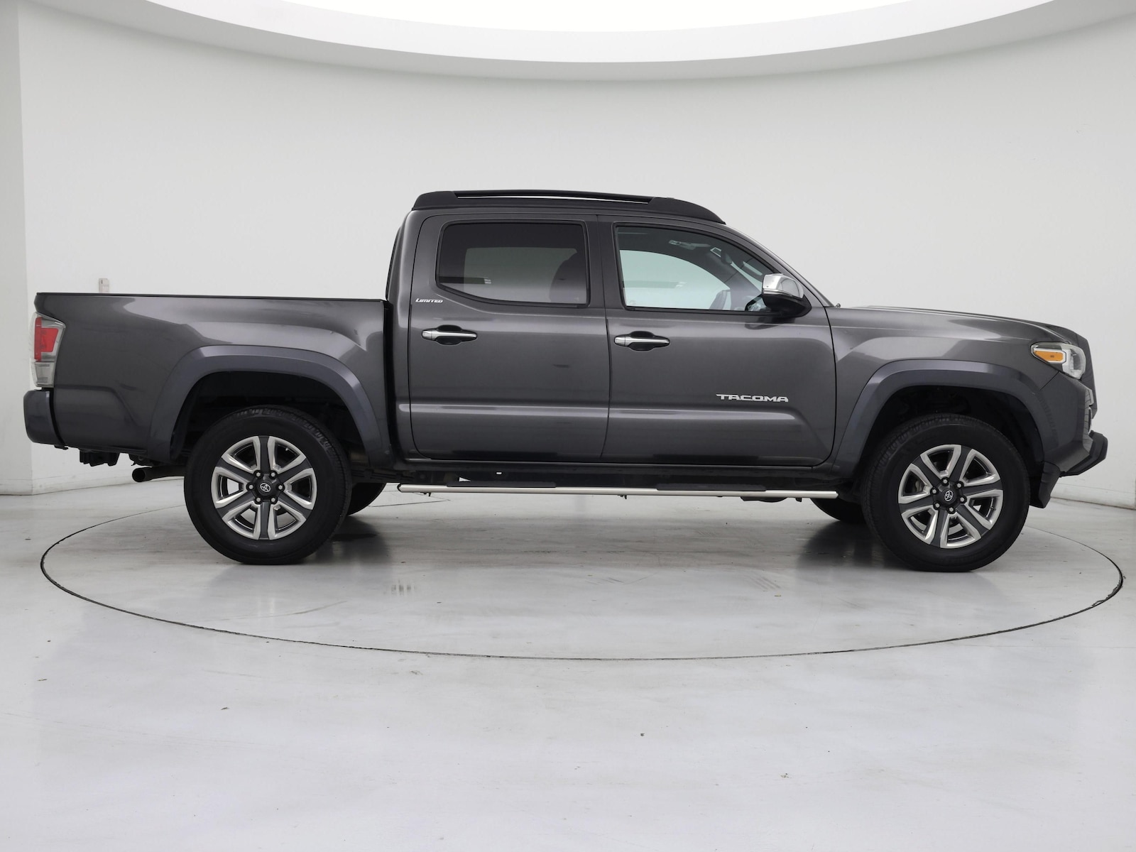 2017 Toyota Tacoma Limited - Photo 8