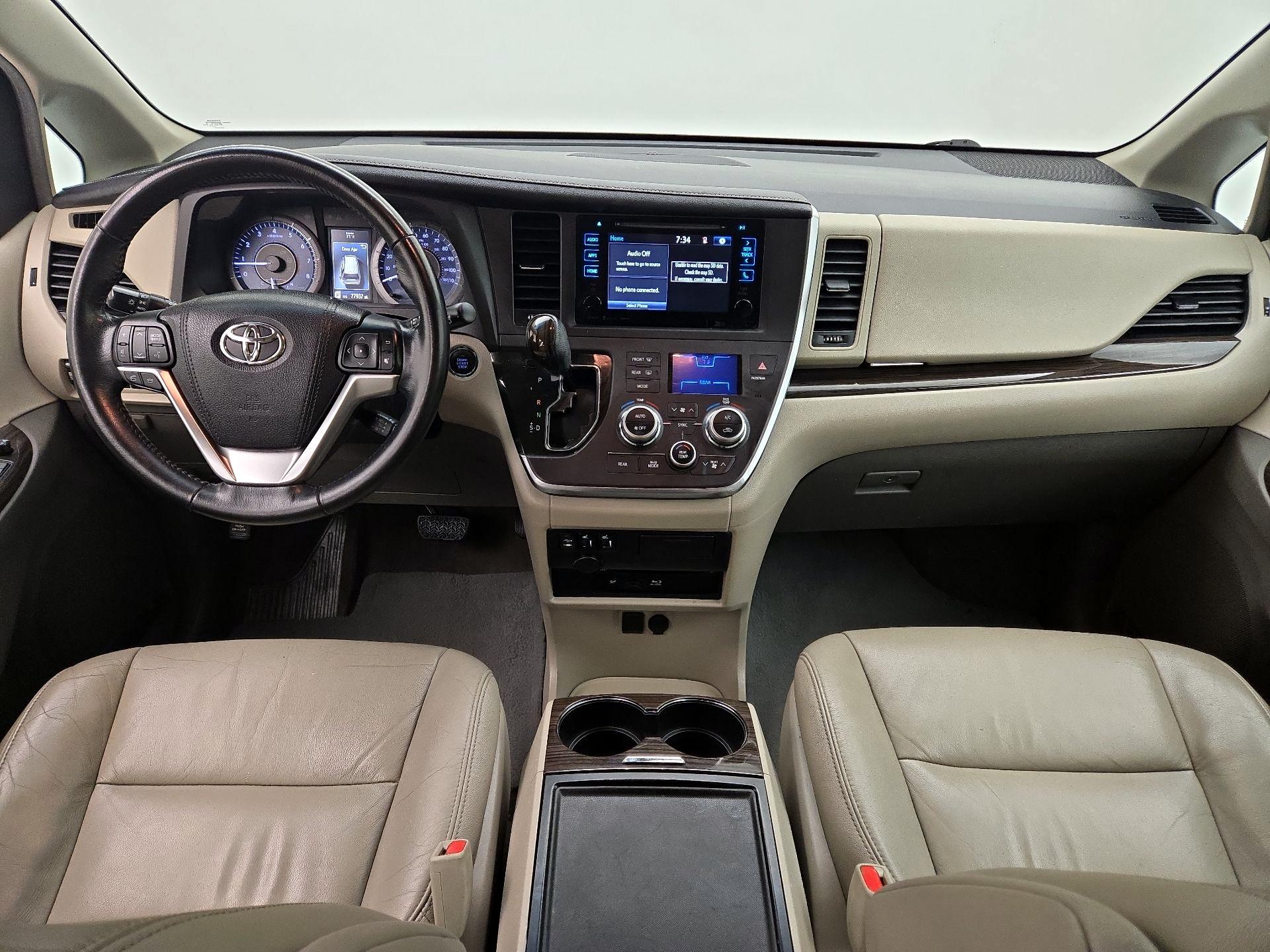 Thumbnail: 2016 Toyota Sienna - 9