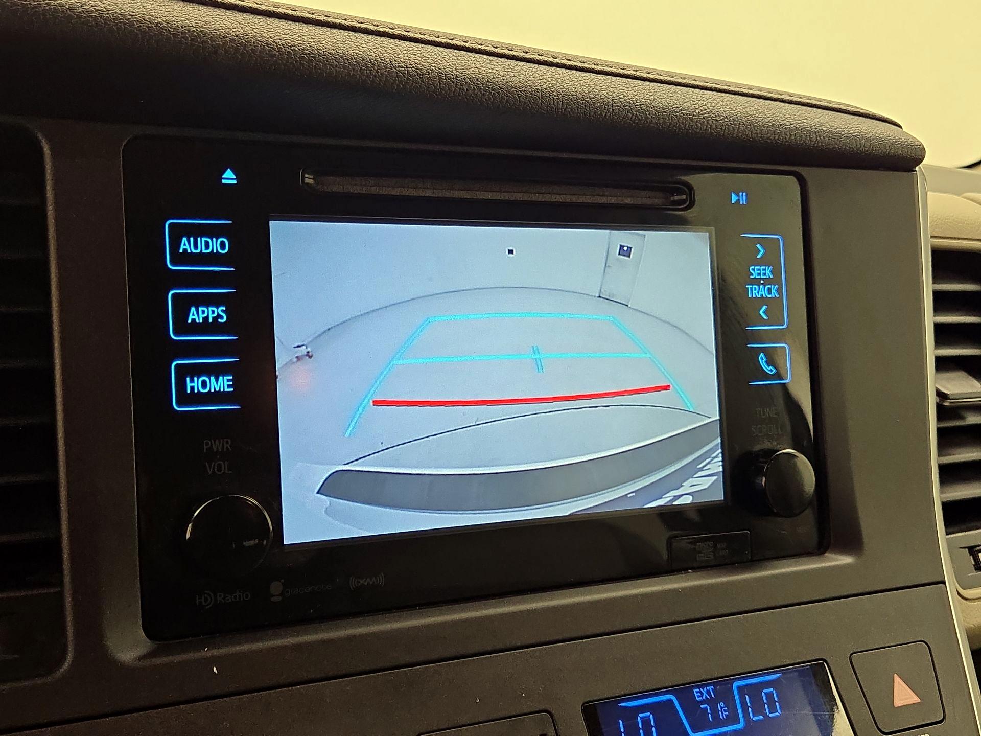 Thumbnail: 2016 Toyota Sienna - 14